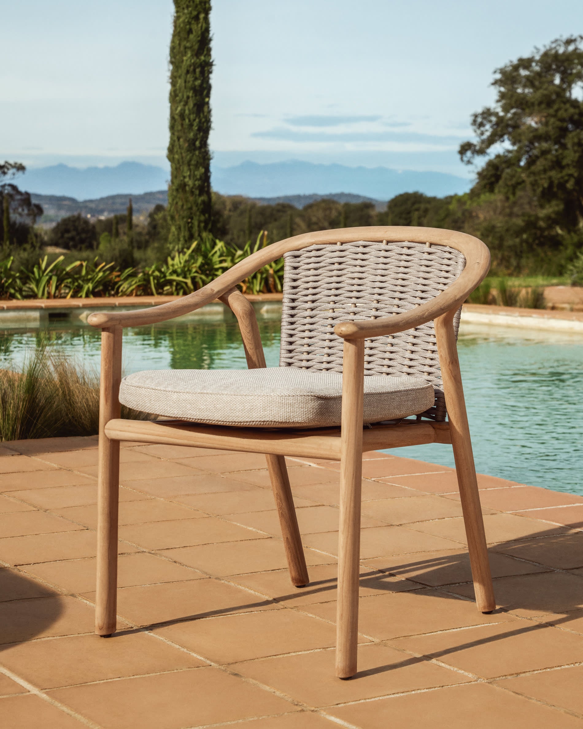 ELUNDA Garden Chair in Light Teak Wood