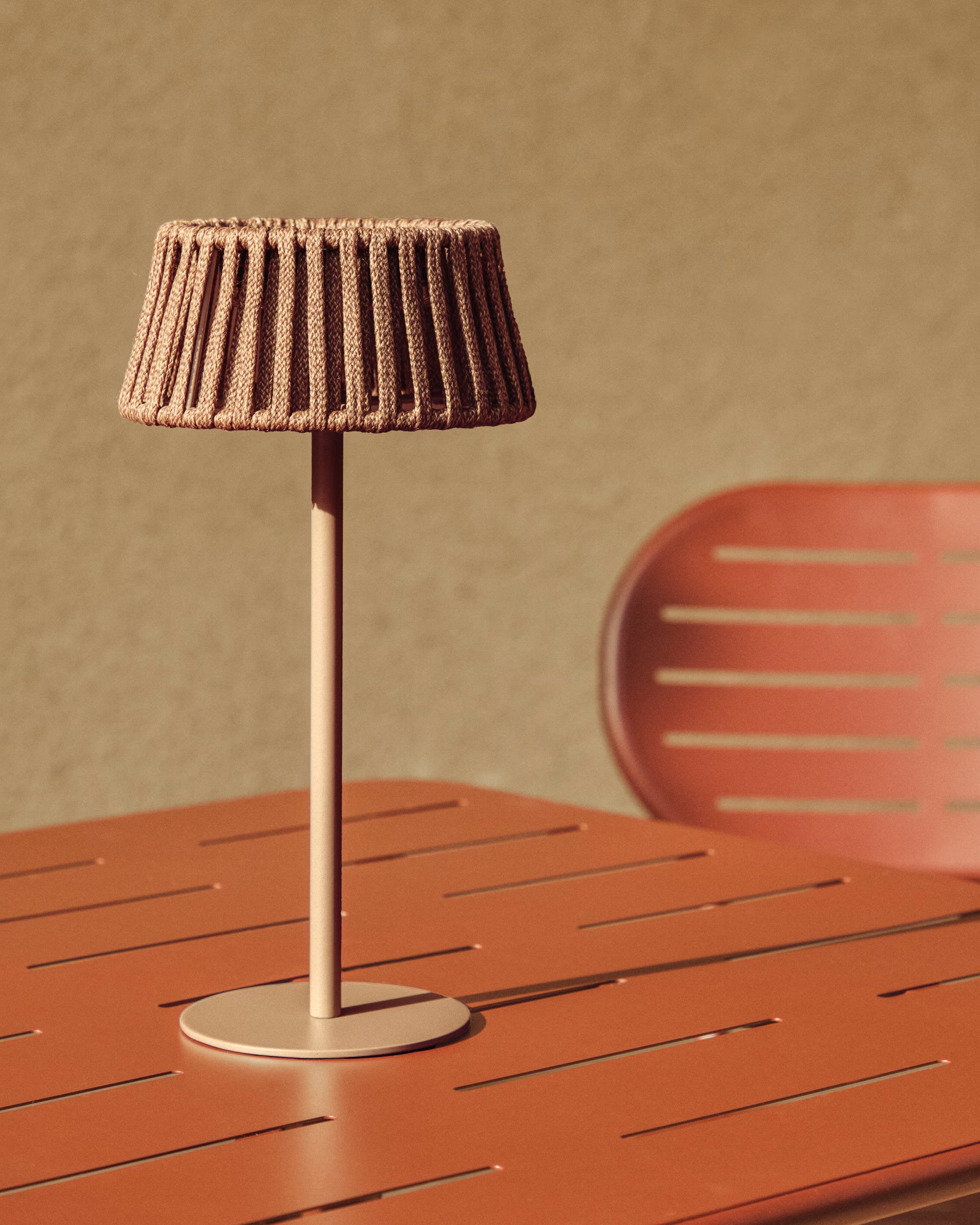 Lampa ogrodowa solarna ALDET beżowy – Kave Home