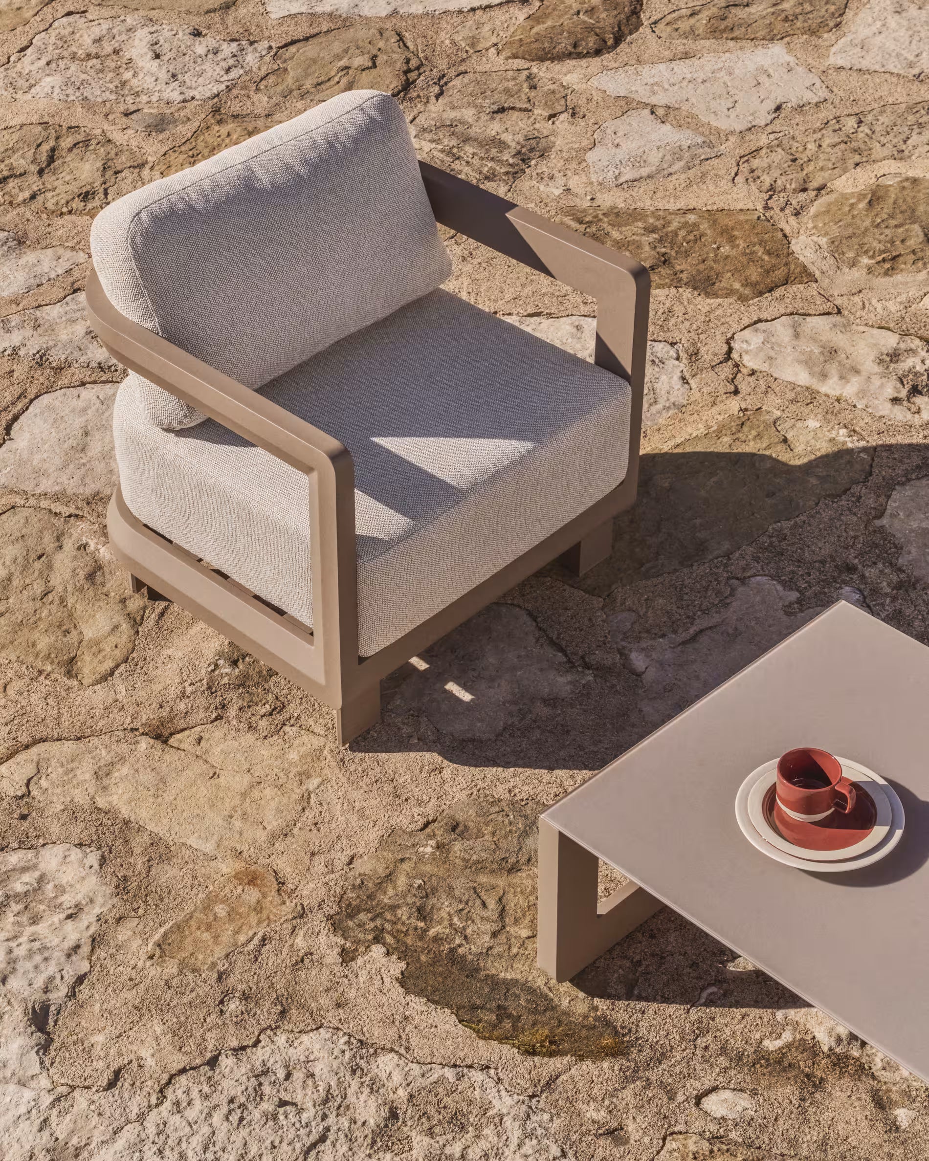 Tuinstoel NERANO lichtbeige met grijsbeige basis