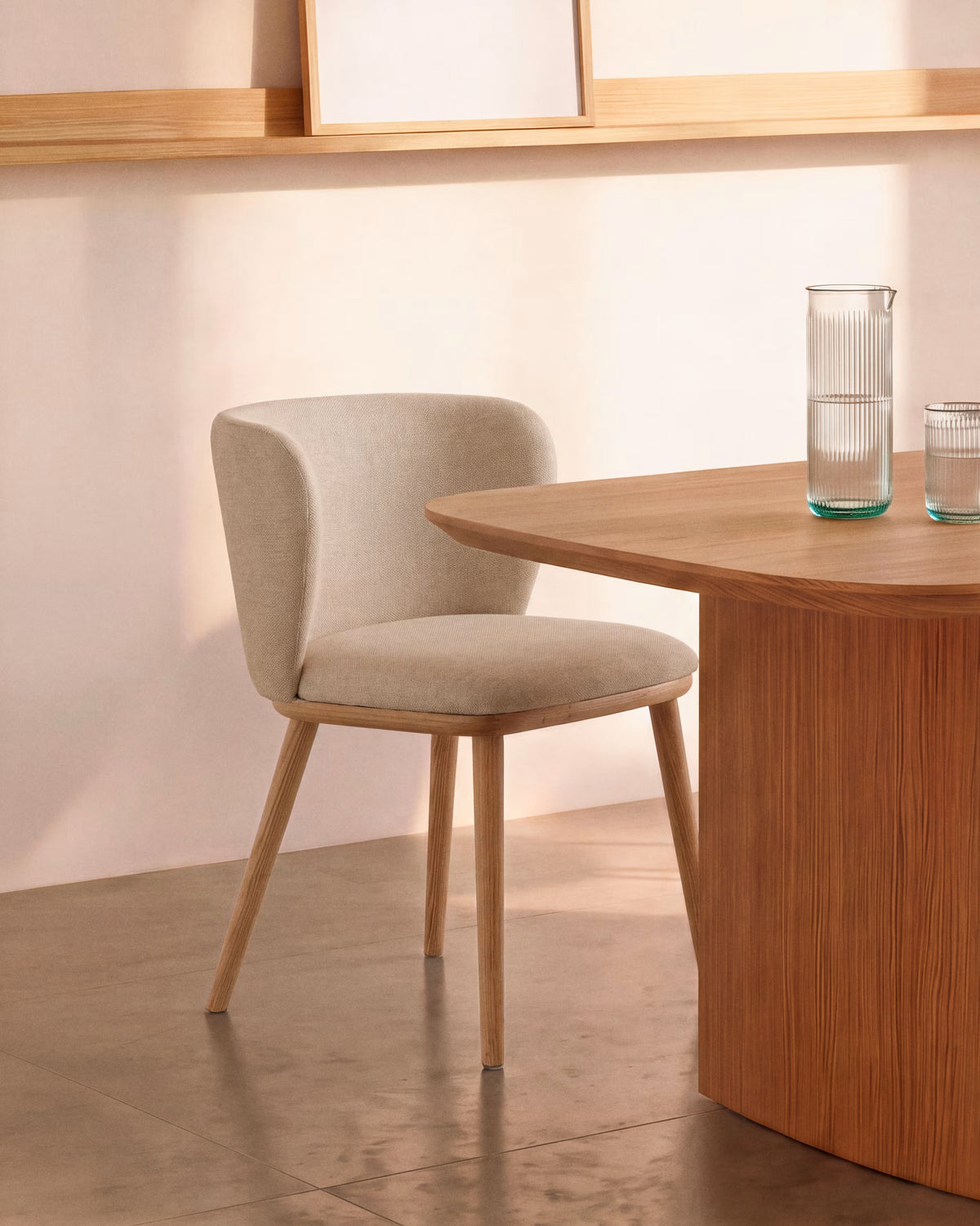 Stoel in chenille stof CISELIA beige met lichte basis