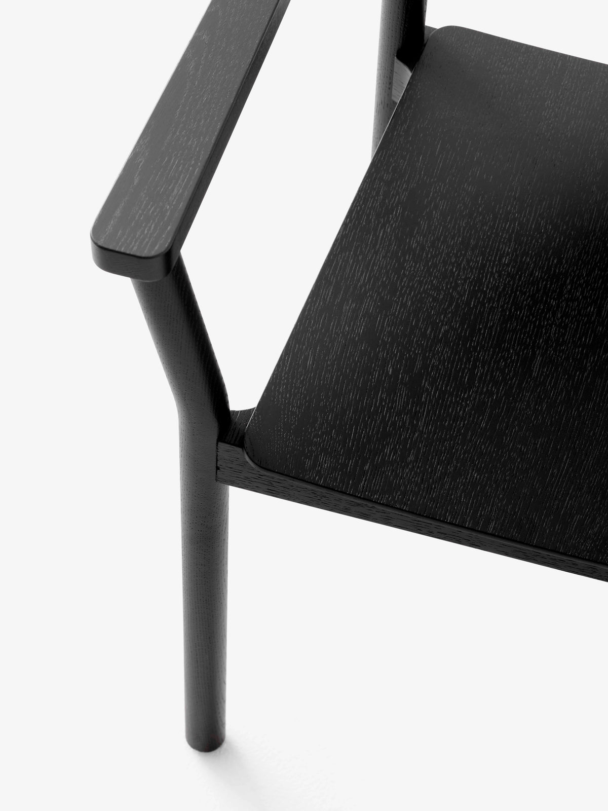 BETTY TK10 fauteuil met armleuningen gelakt eiken