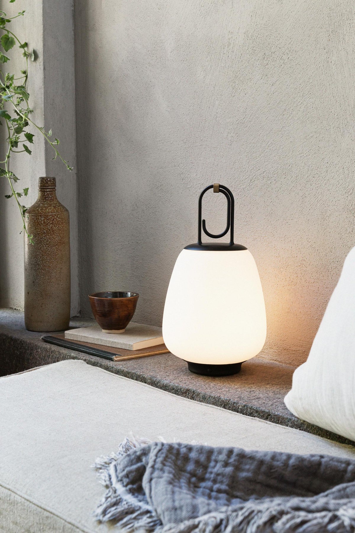 Draagbare buitenlamp LUCCA SC51 wit met zwarte afwerking