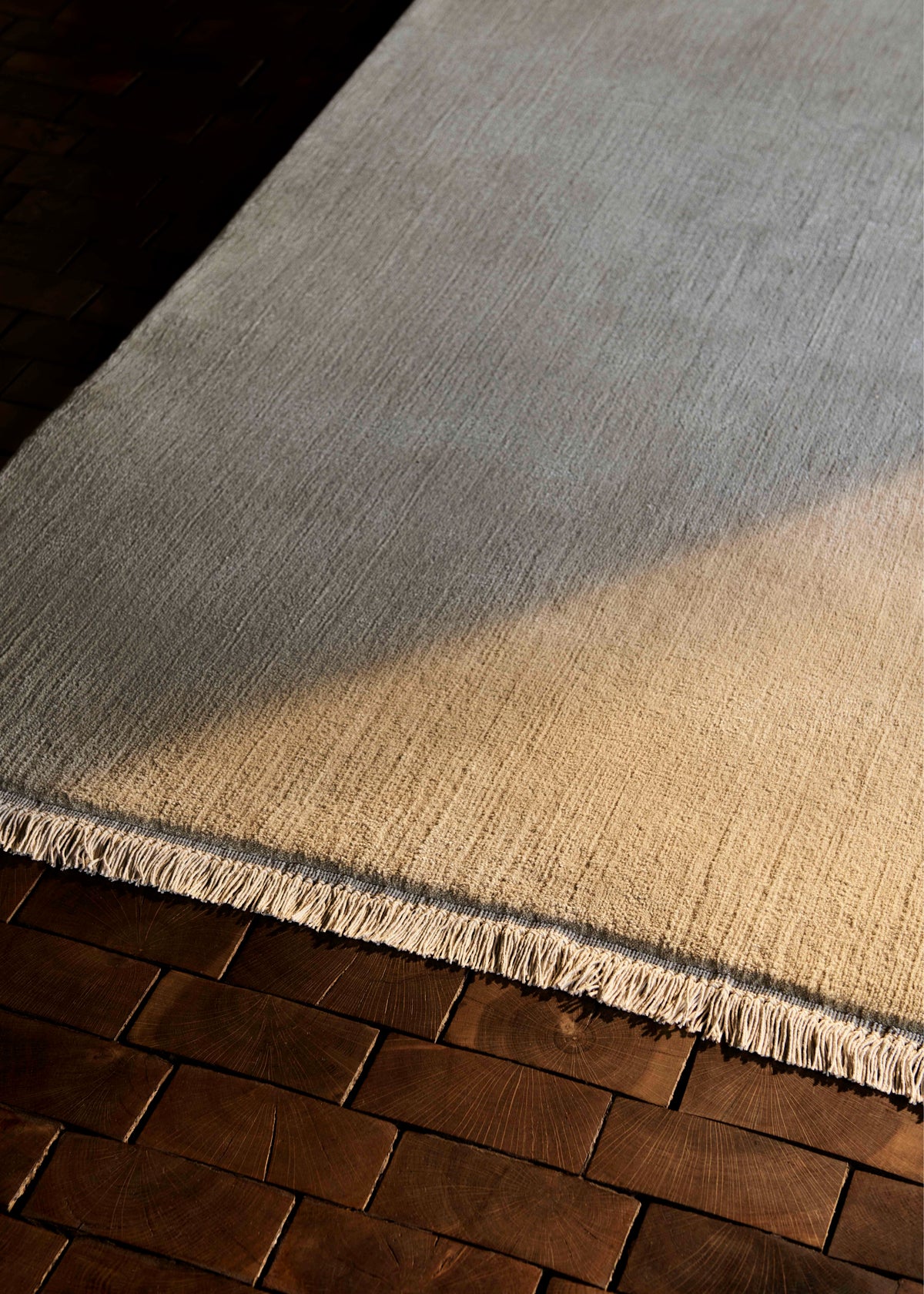 Vloerkleed met franjes THE MOOR gedempt rood