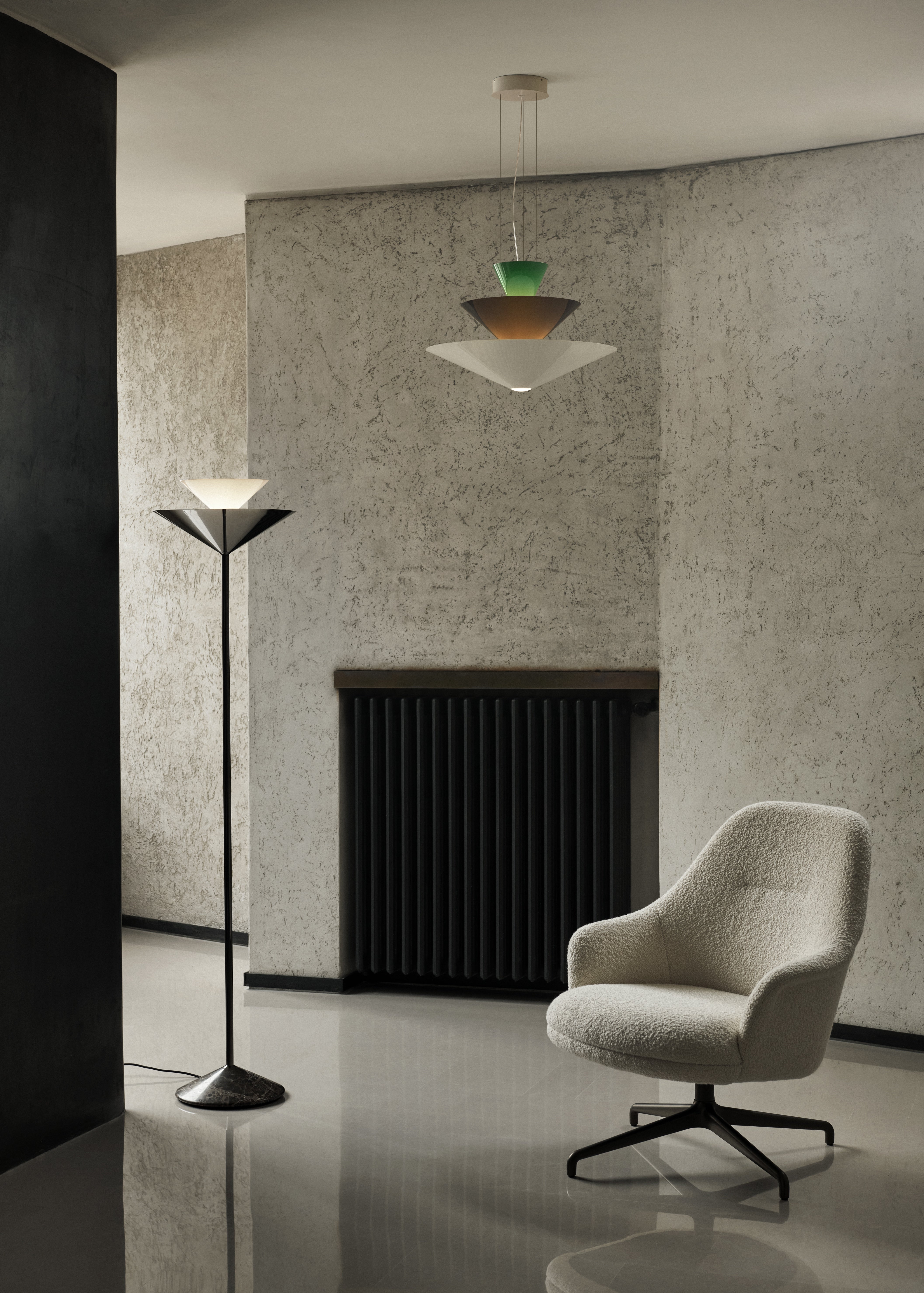 Vloerlamp GIO LN28 chroom met een bruine marmeren voet