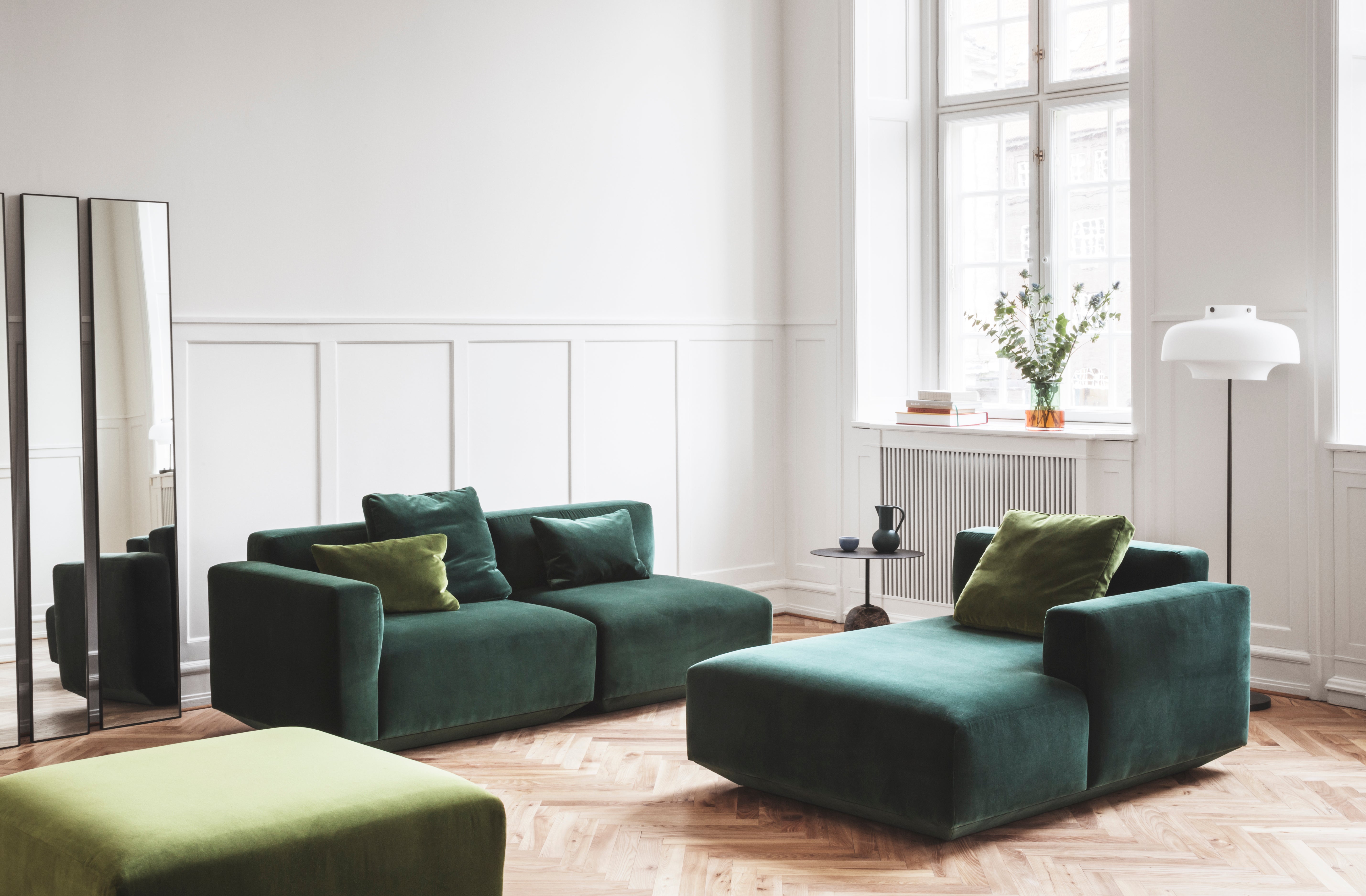 Vloerlamp COPENHAGEN SC14 opal glazen kap met een bronskleurige basis
