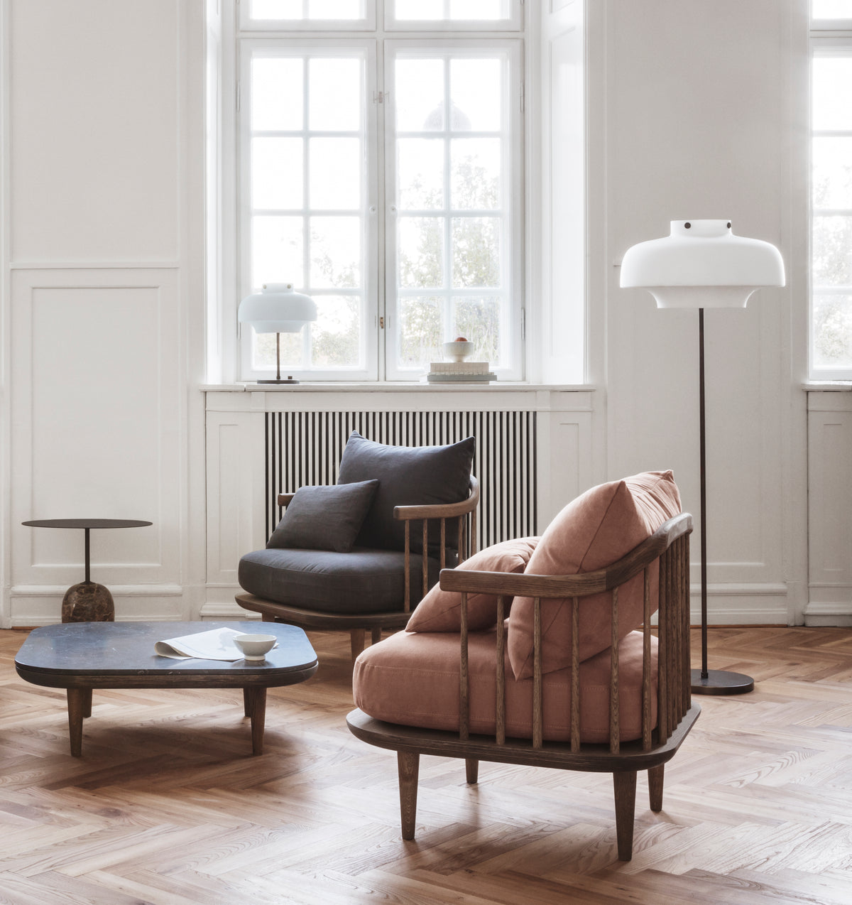 Vloerlamp COPENHAGEN SC14 opal glazen kap met een bronskleurige basis