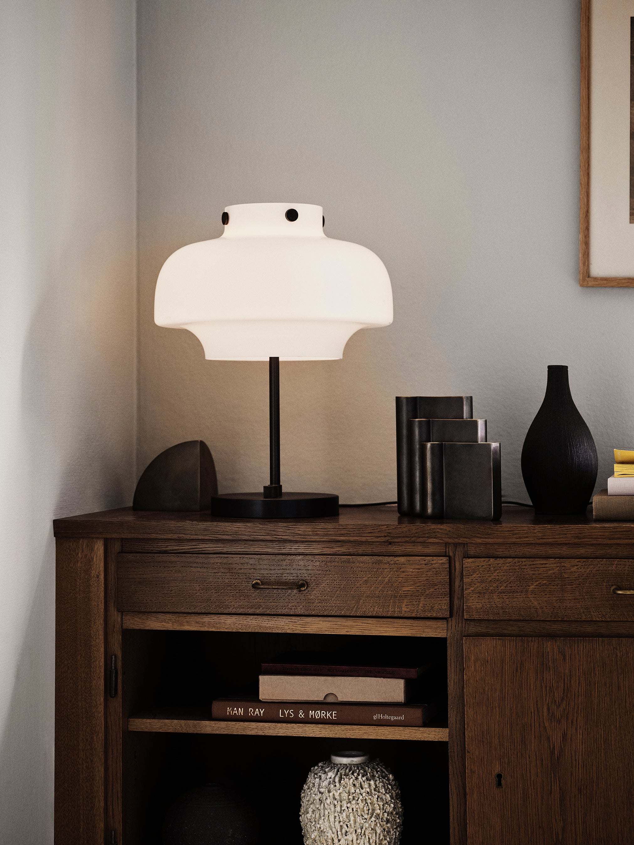Tafellamp COPENHAGEN SC13 opal glazen kap met bronskleurige basis