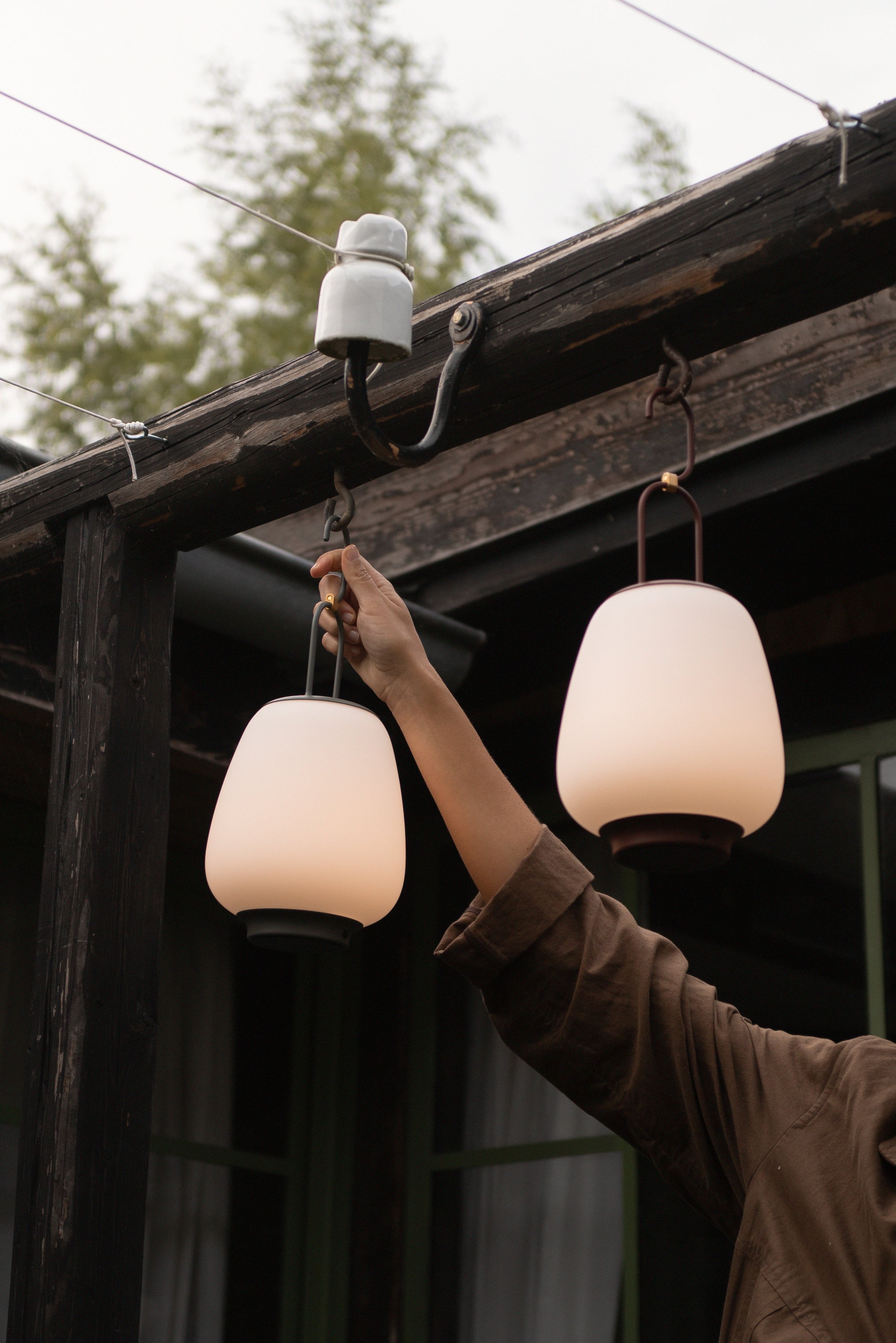 Draagbare buitenlamp LUCCA SC51 wit met zwarte afwerking