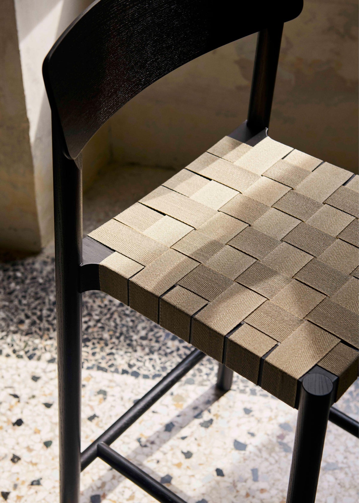 Hocker BETTY beige geweven zitting met gelakt eiken