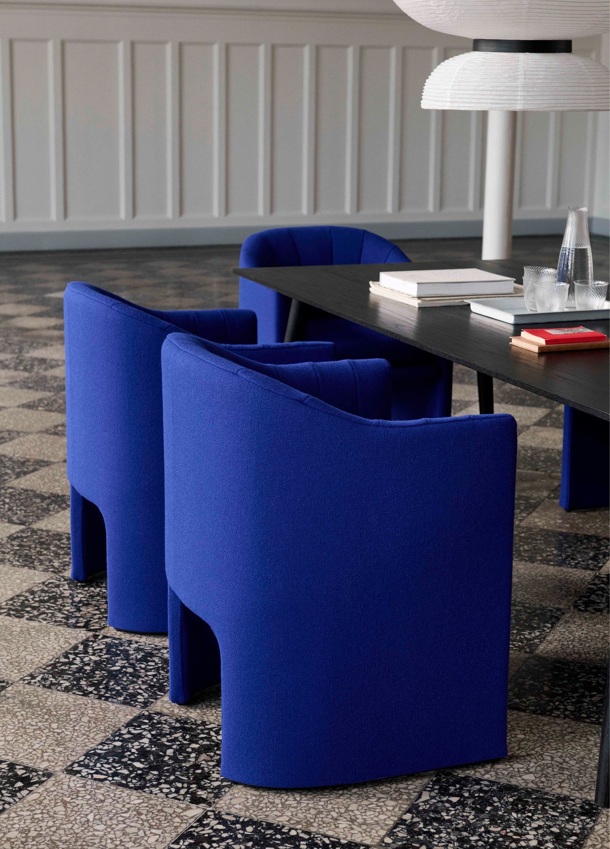 Gestoffeerde LOAFER SC24 fauteuil met armleuningen