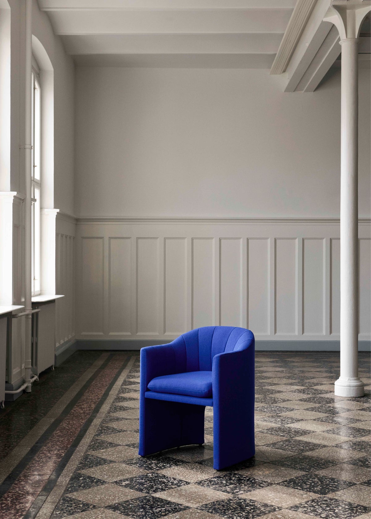 Gestoffeerde LOAFER SC24 fauteuil met armleuningen