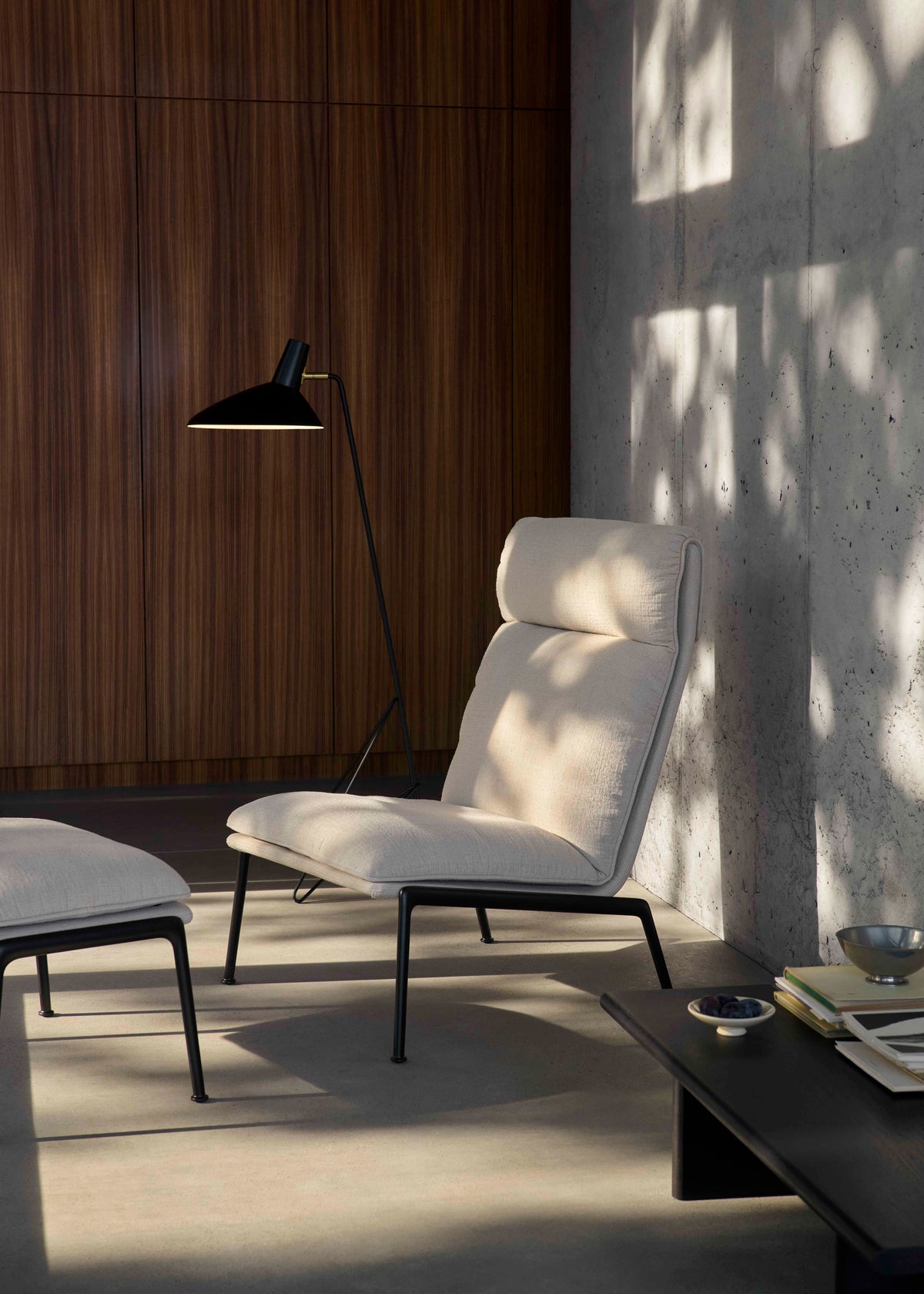 Fauteuil MUNO LN16 gestoffeerd met een zwarte basis