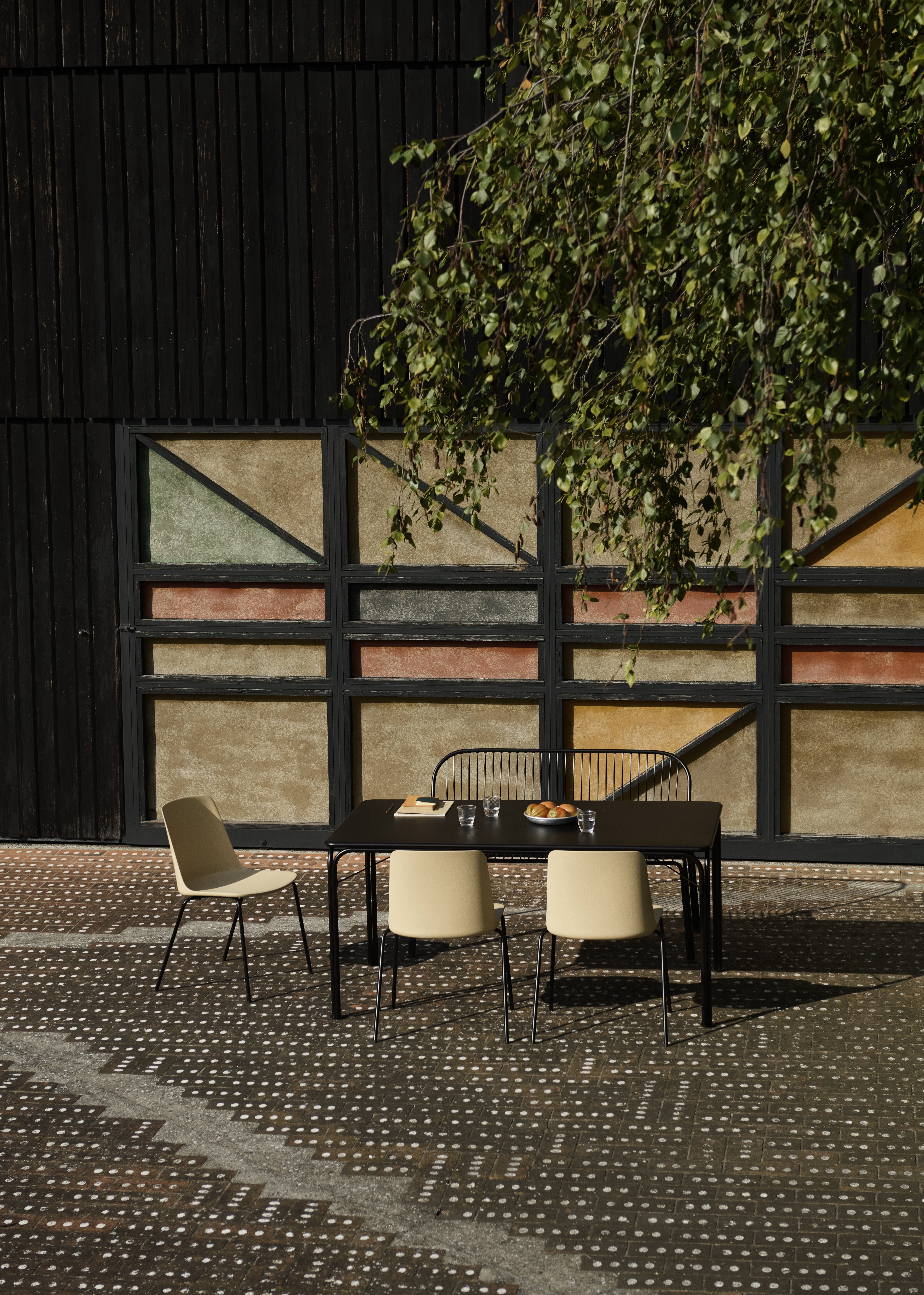 Buiten tafel THORVALD zwart