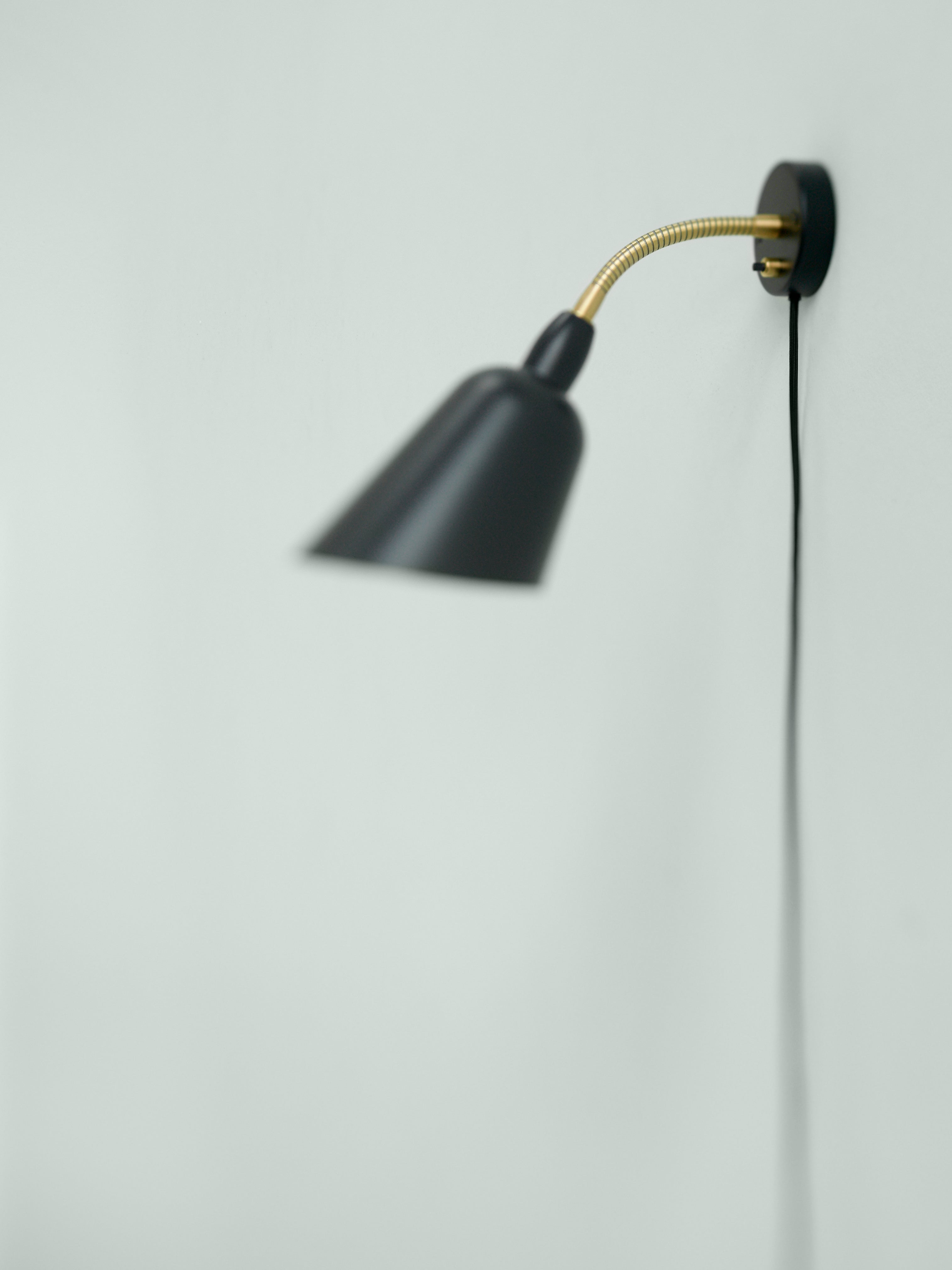 Wandlamp BELLEVUE AJ9 zwart met messing afwerking