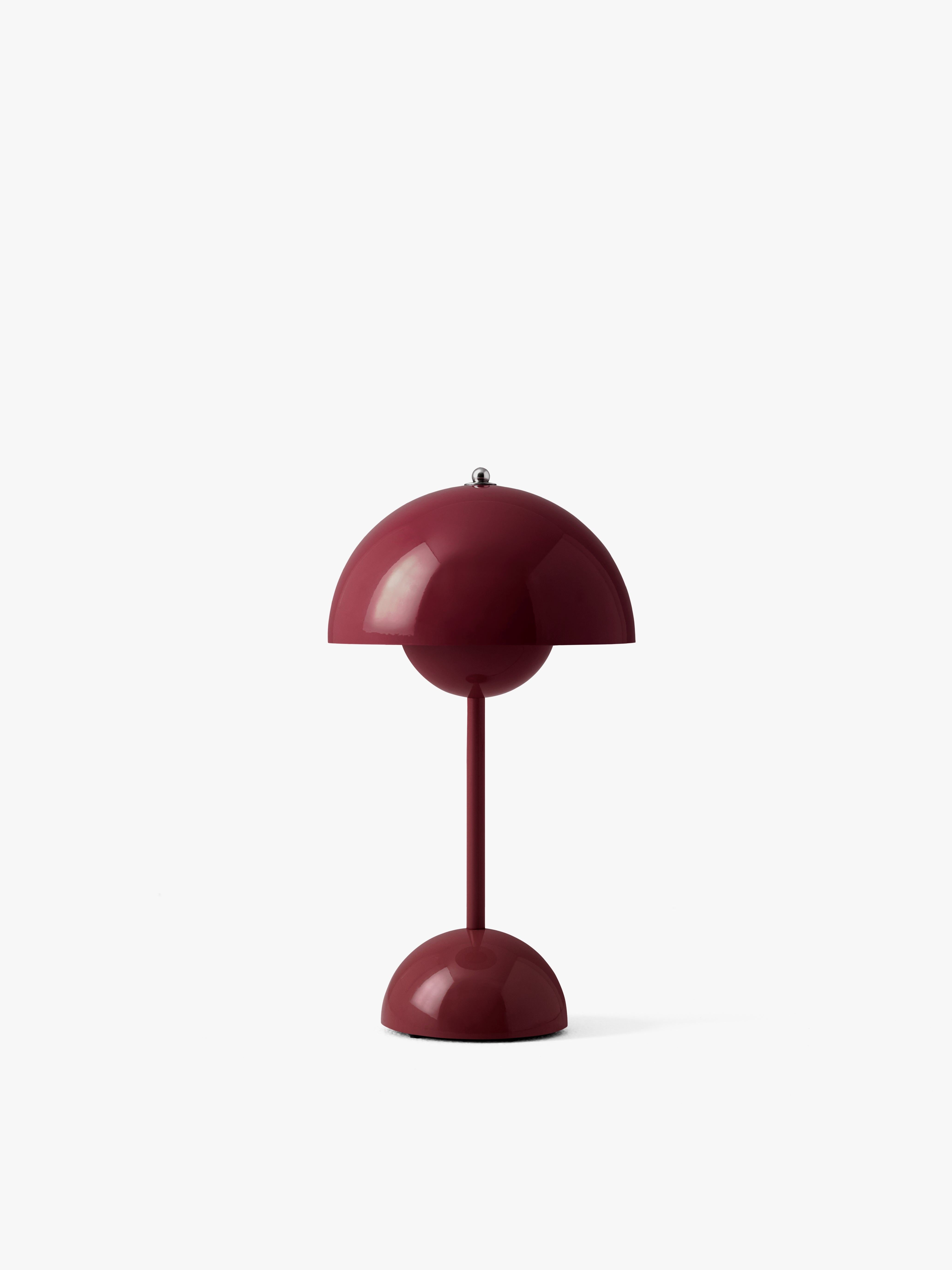 Draagbare lamp FLOWERPOT VP9 in donker pruim.
