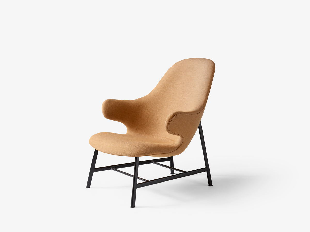 Fauteuil CATCH JH13 gestoffeerd met een zwarte basis