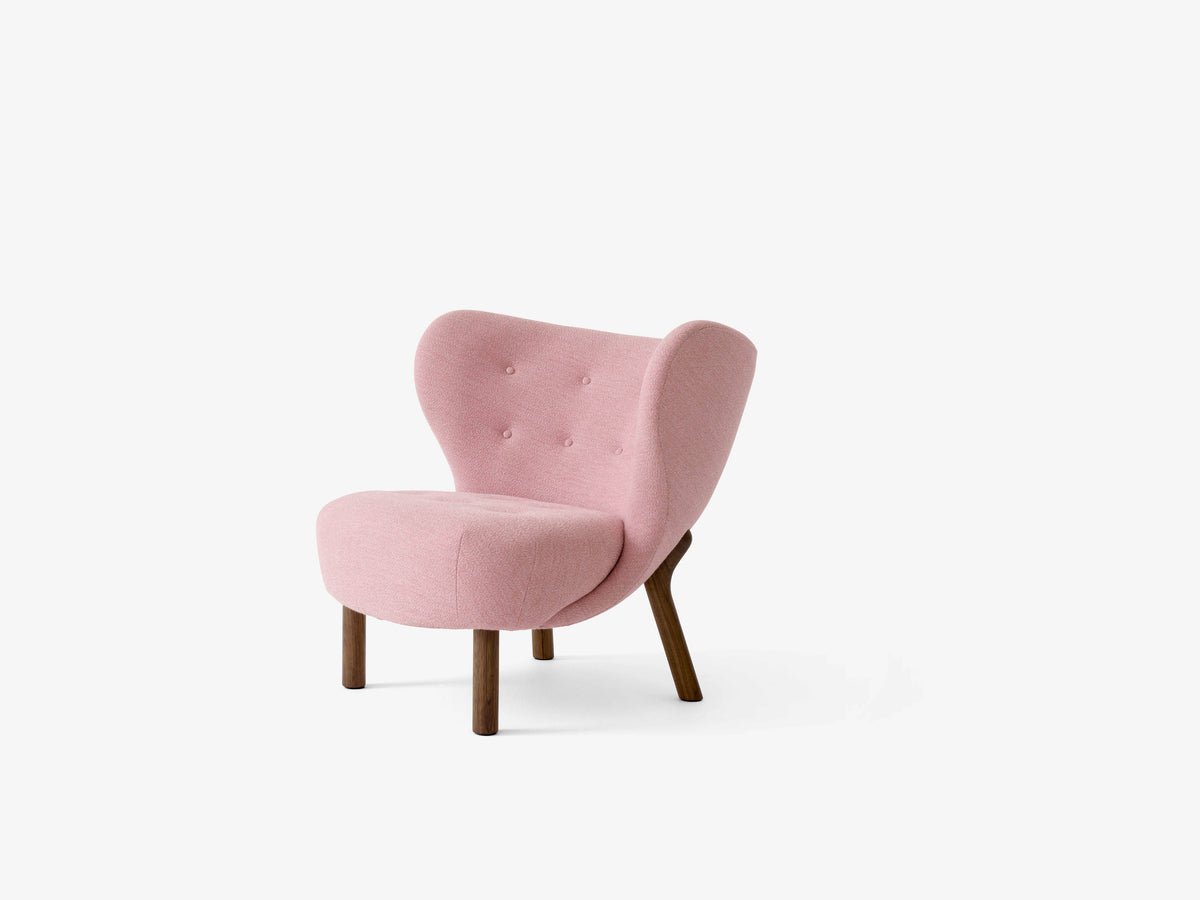 Fauteuil LITTLE PETRA VB1 gestoffeerd met een notenhouten basis