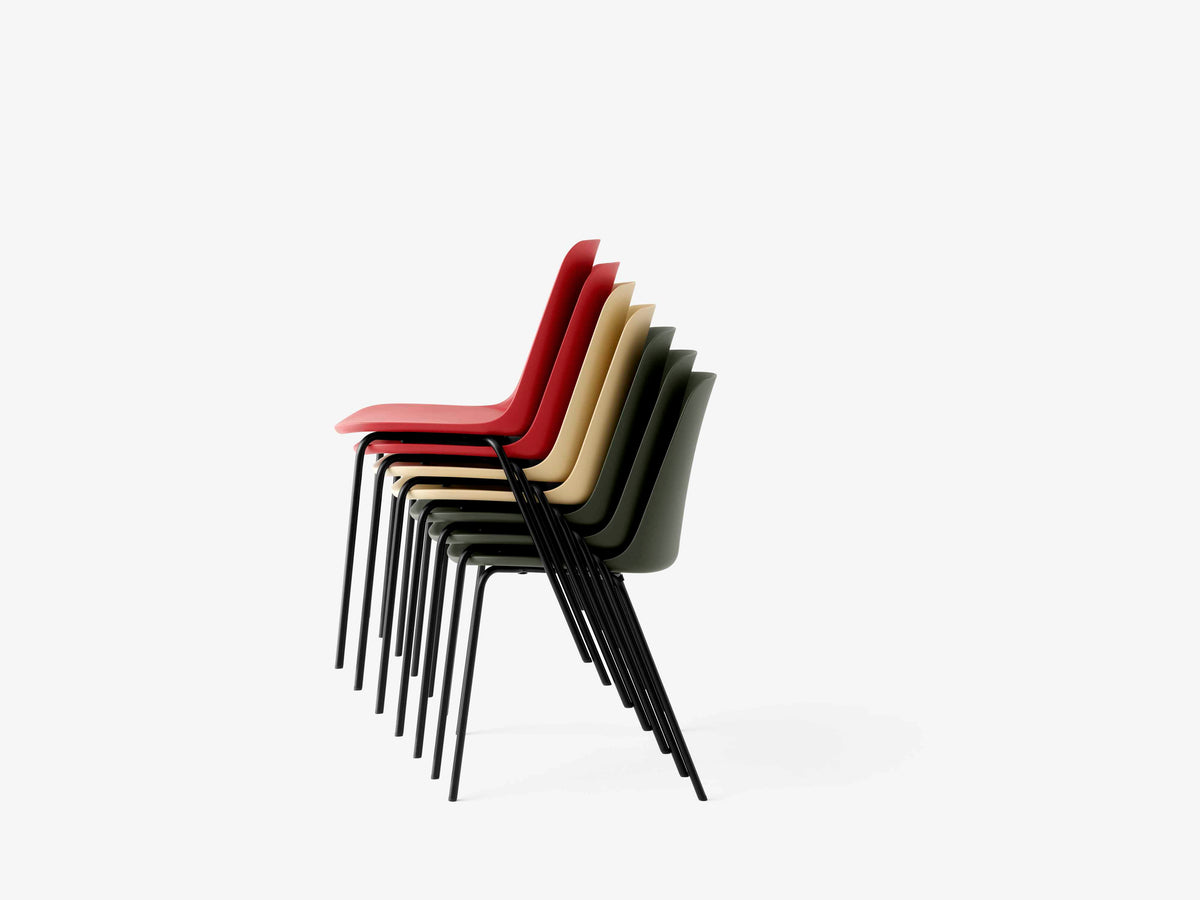 RELY HW65 stoel, rood met een zwarte stalen basis