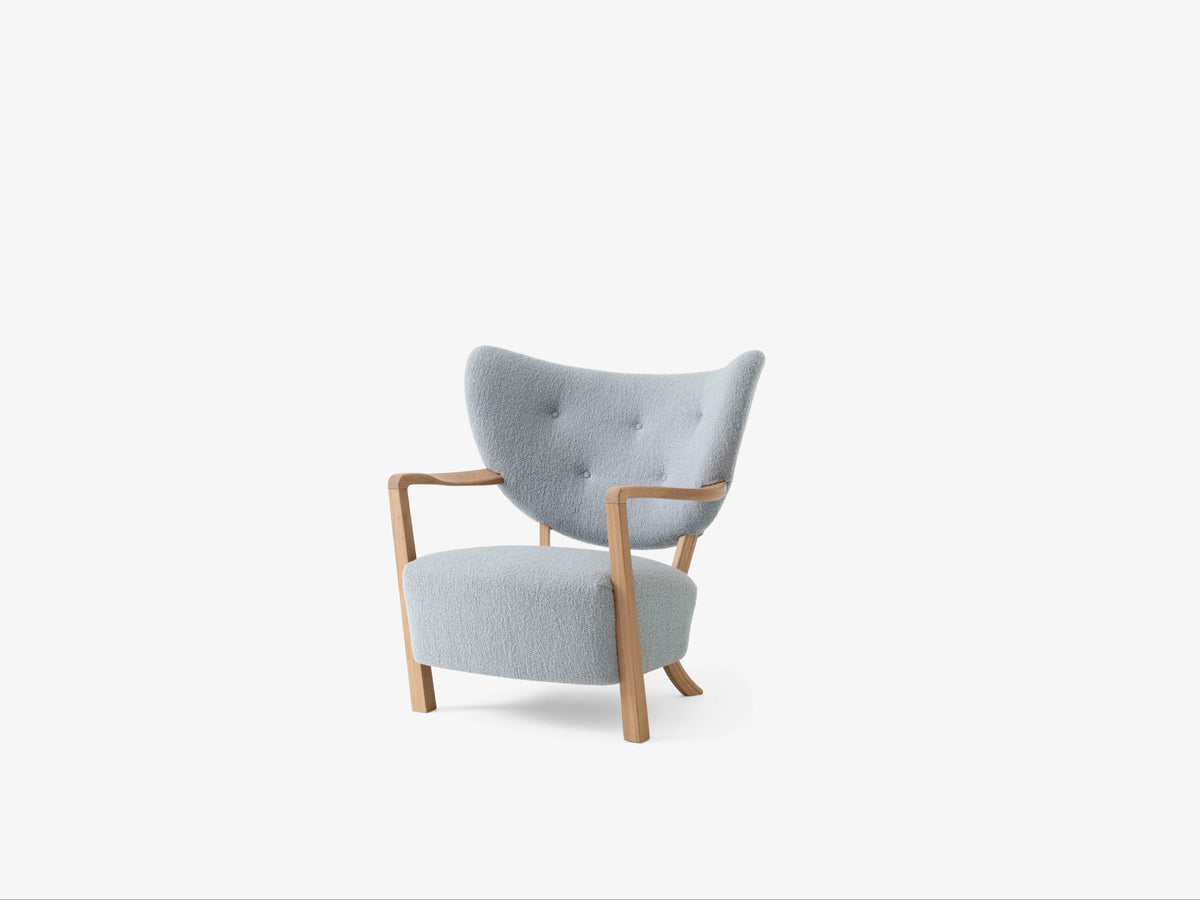 WULFF ATD2 fauteuil gestoffeerd met een eiken basis