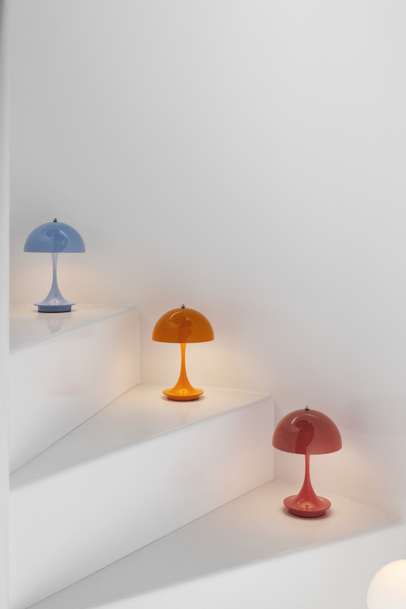 Draagbare lamp PANTHELLA 250 koraal