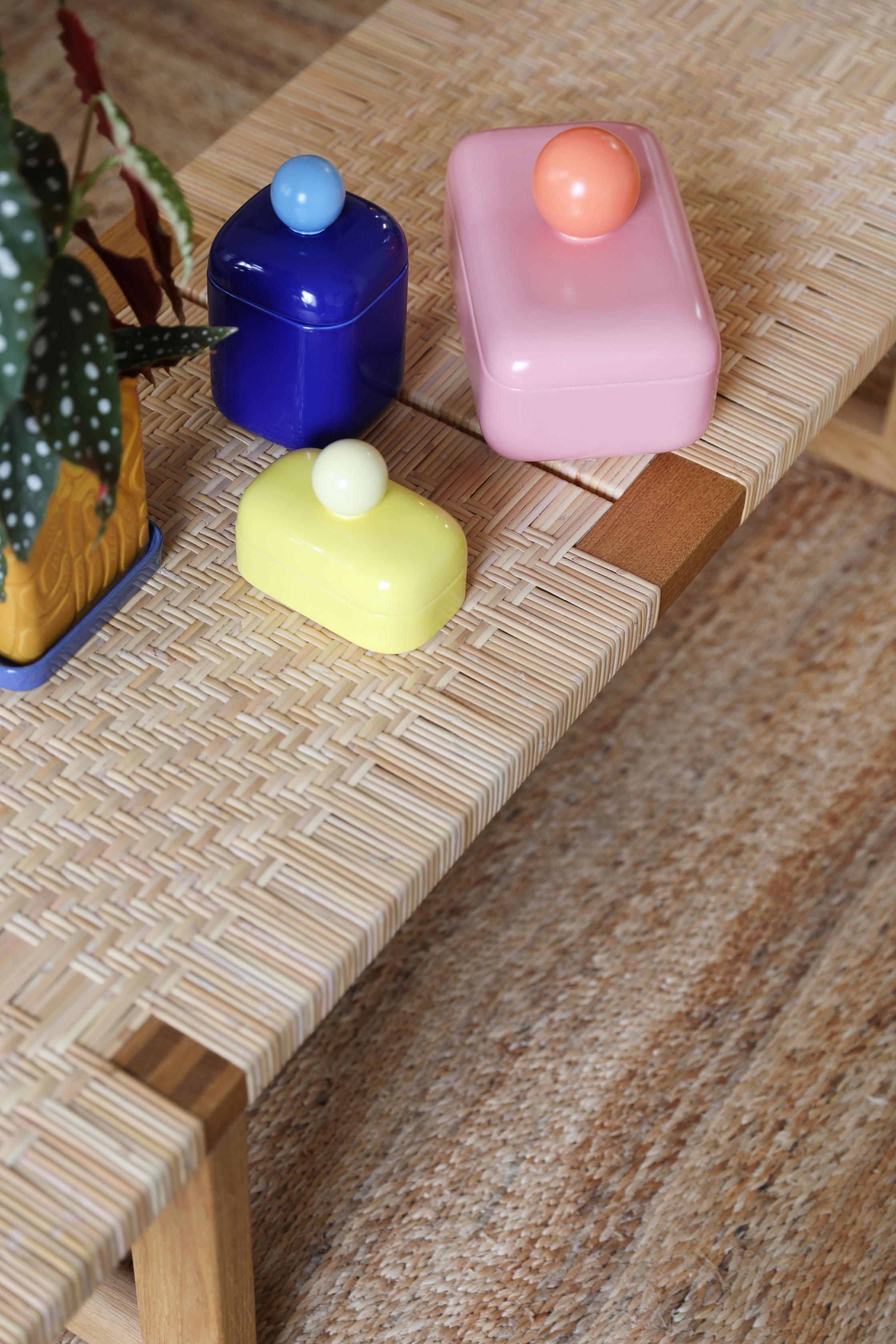 Gelber ORB Behälter