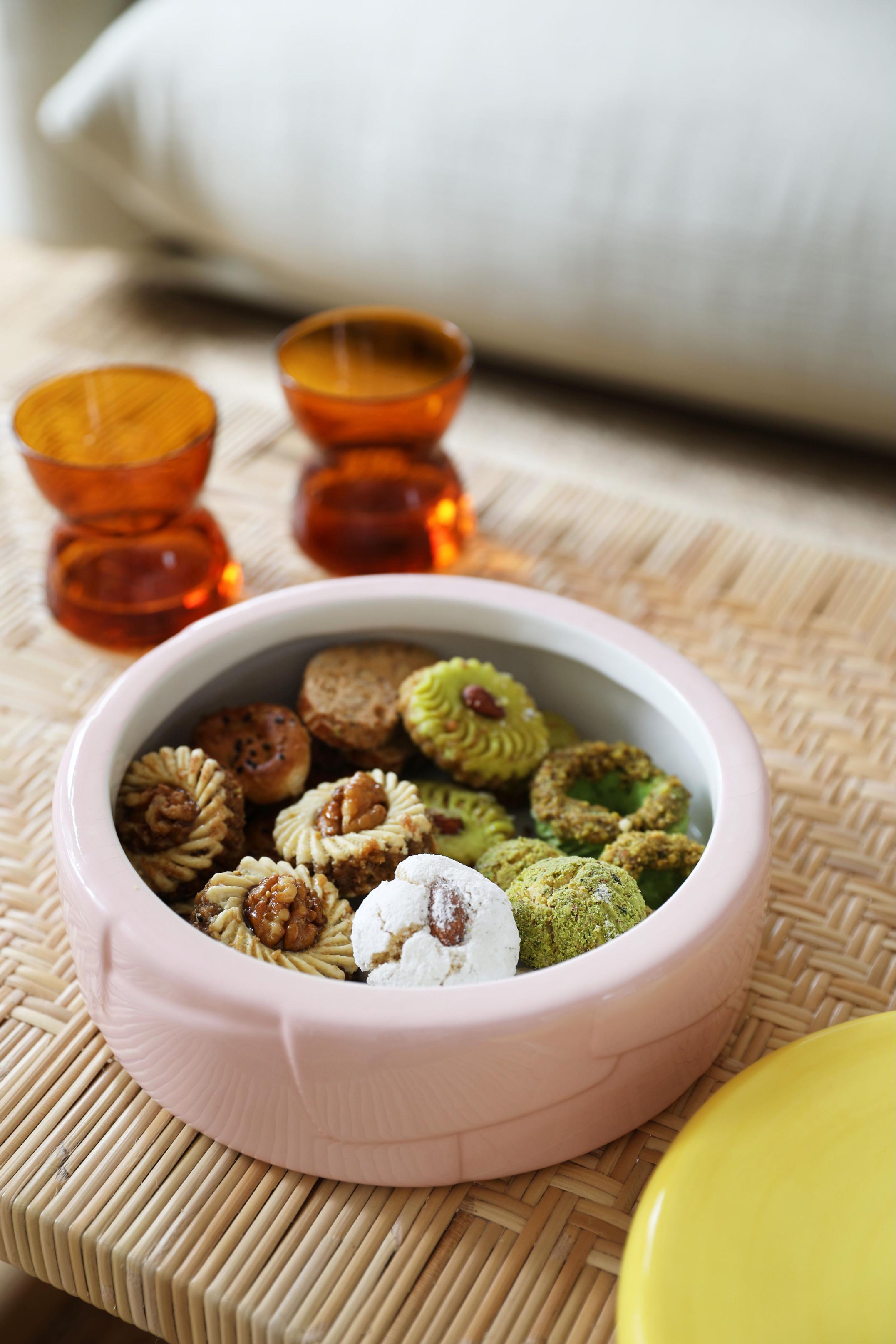 FLAKE container pink with yellow lid