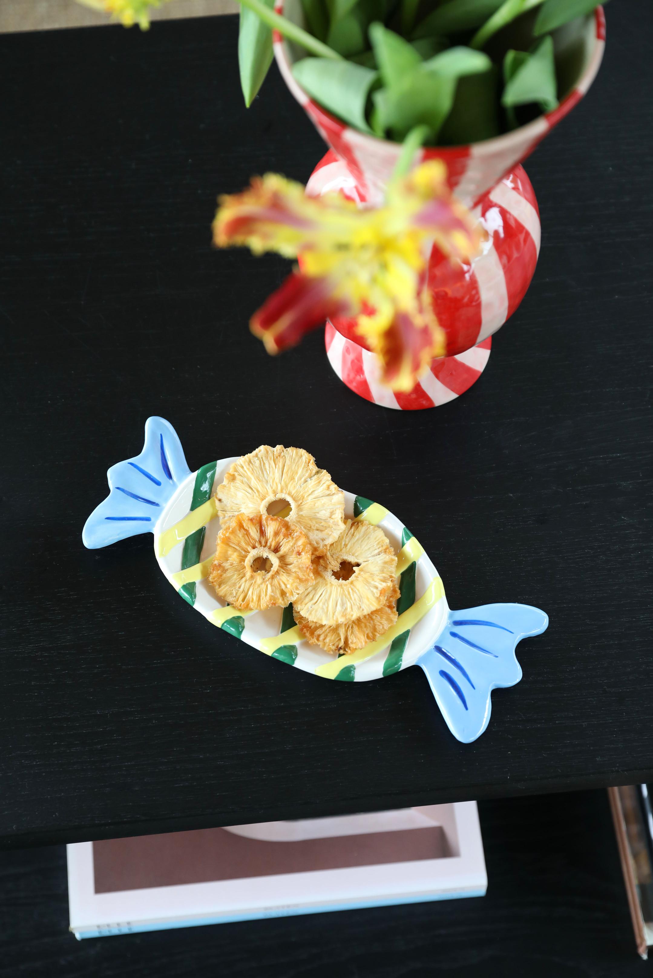 Ruitvormige vaas rood met wit