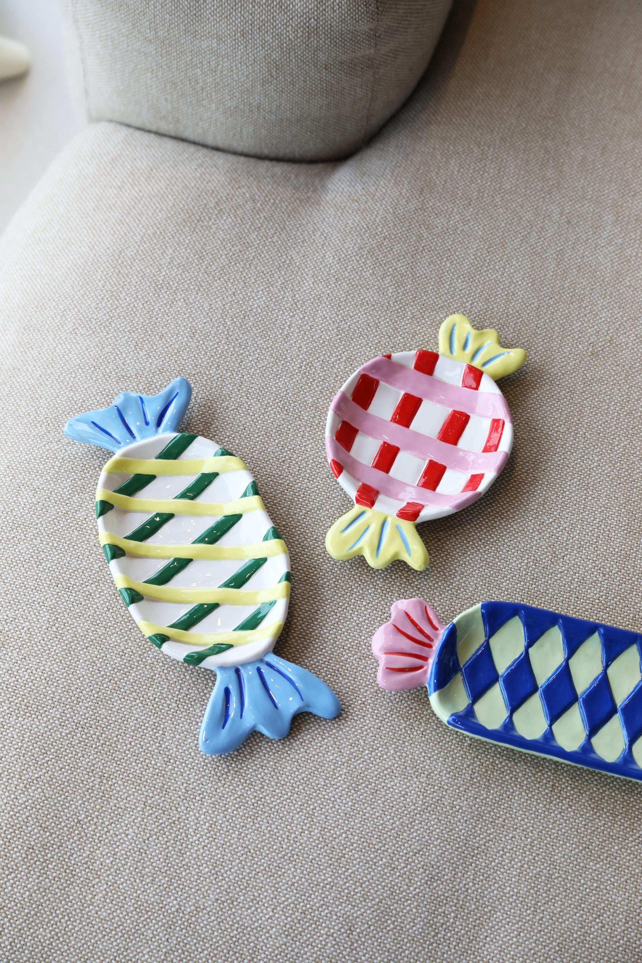 Blauwe GOODY schaal met geel en roze