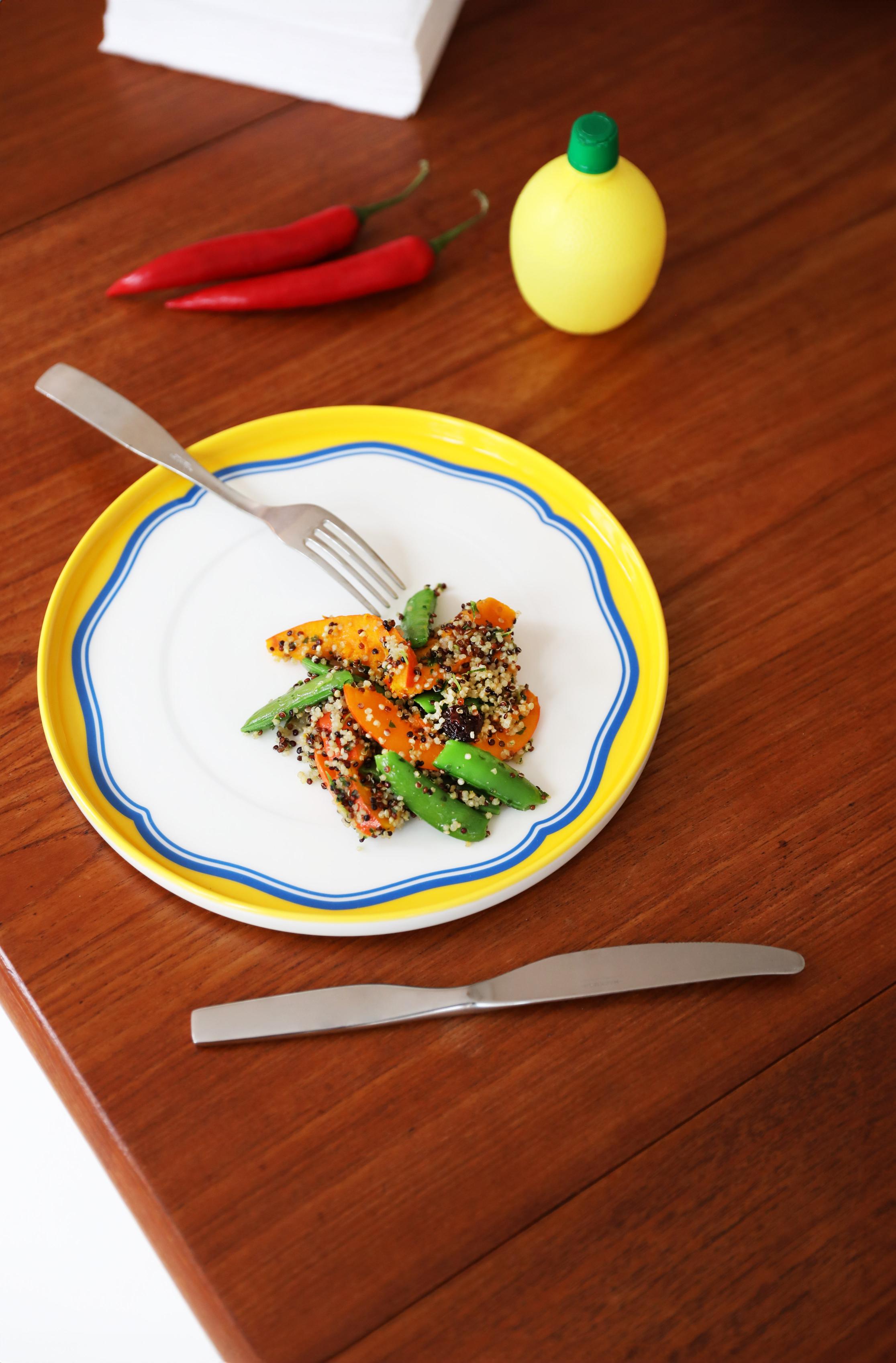 Essplatte DAYDREAM BULGE weiß mit Gelb und Blau