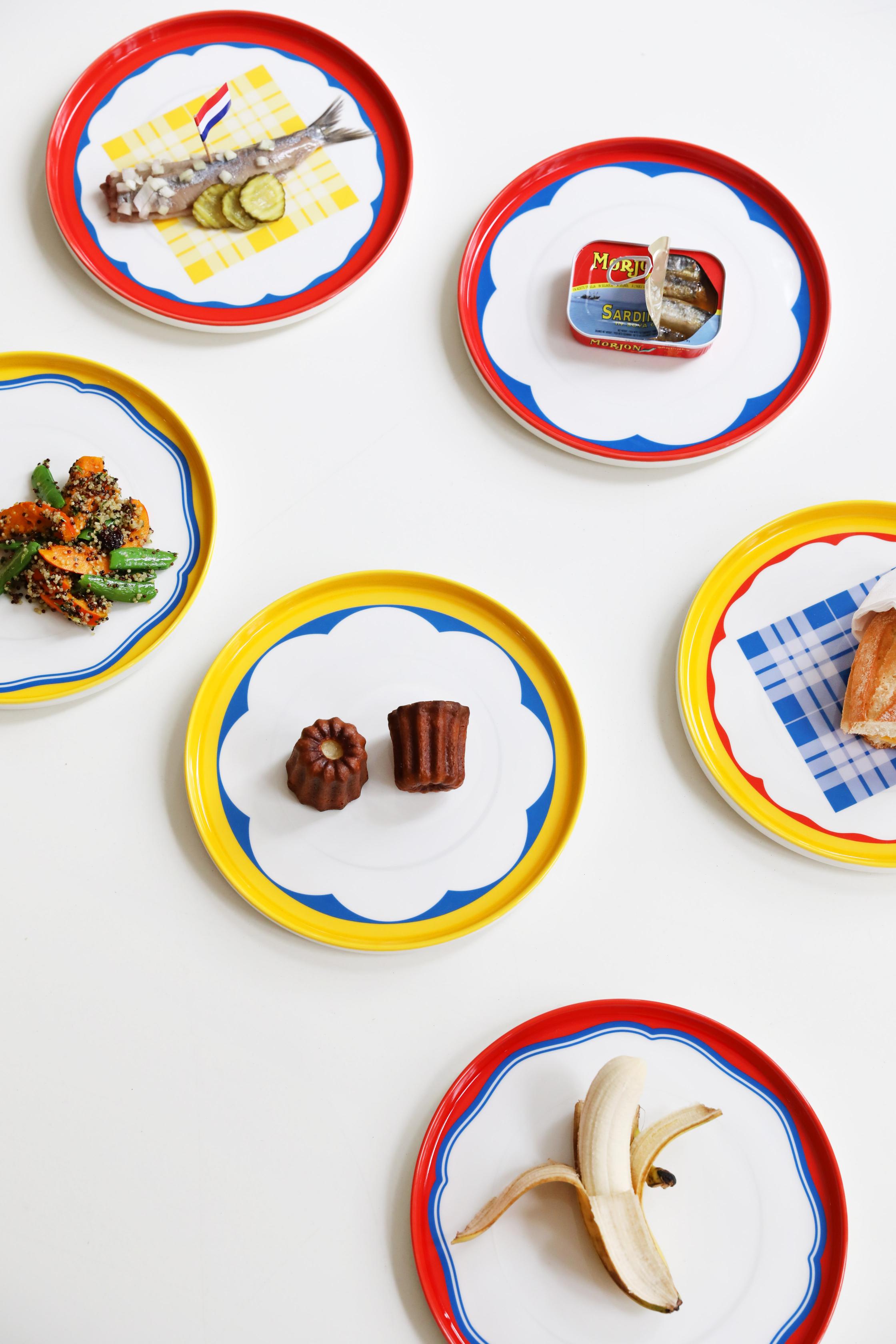 Essplatte DAYDREAM ARCH weiß mit Rot und Blau