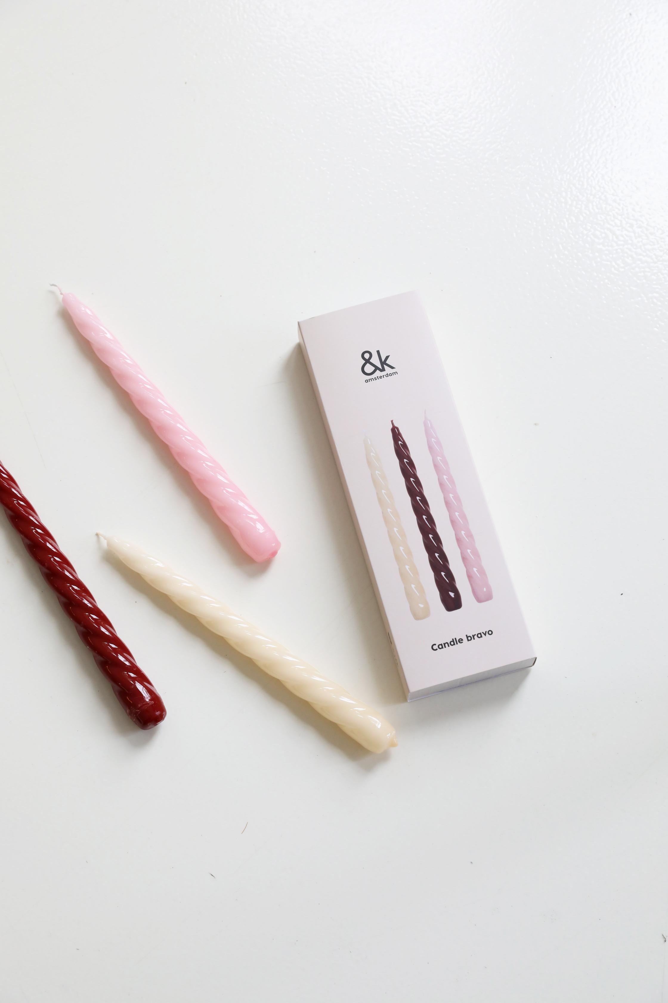 Set van kaarsen BRAVO REDS roze met bordeaux en geel