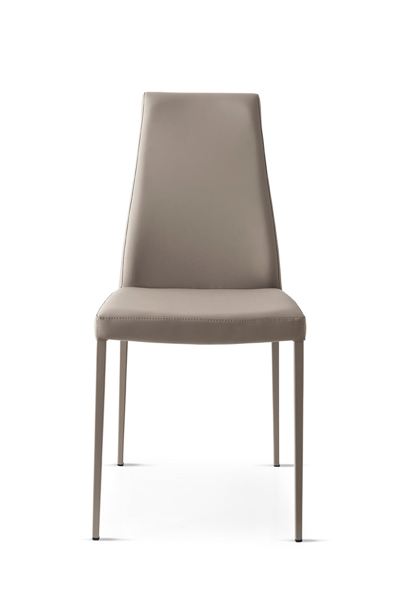 Gestoffeerde AIDA stoel met beige basis