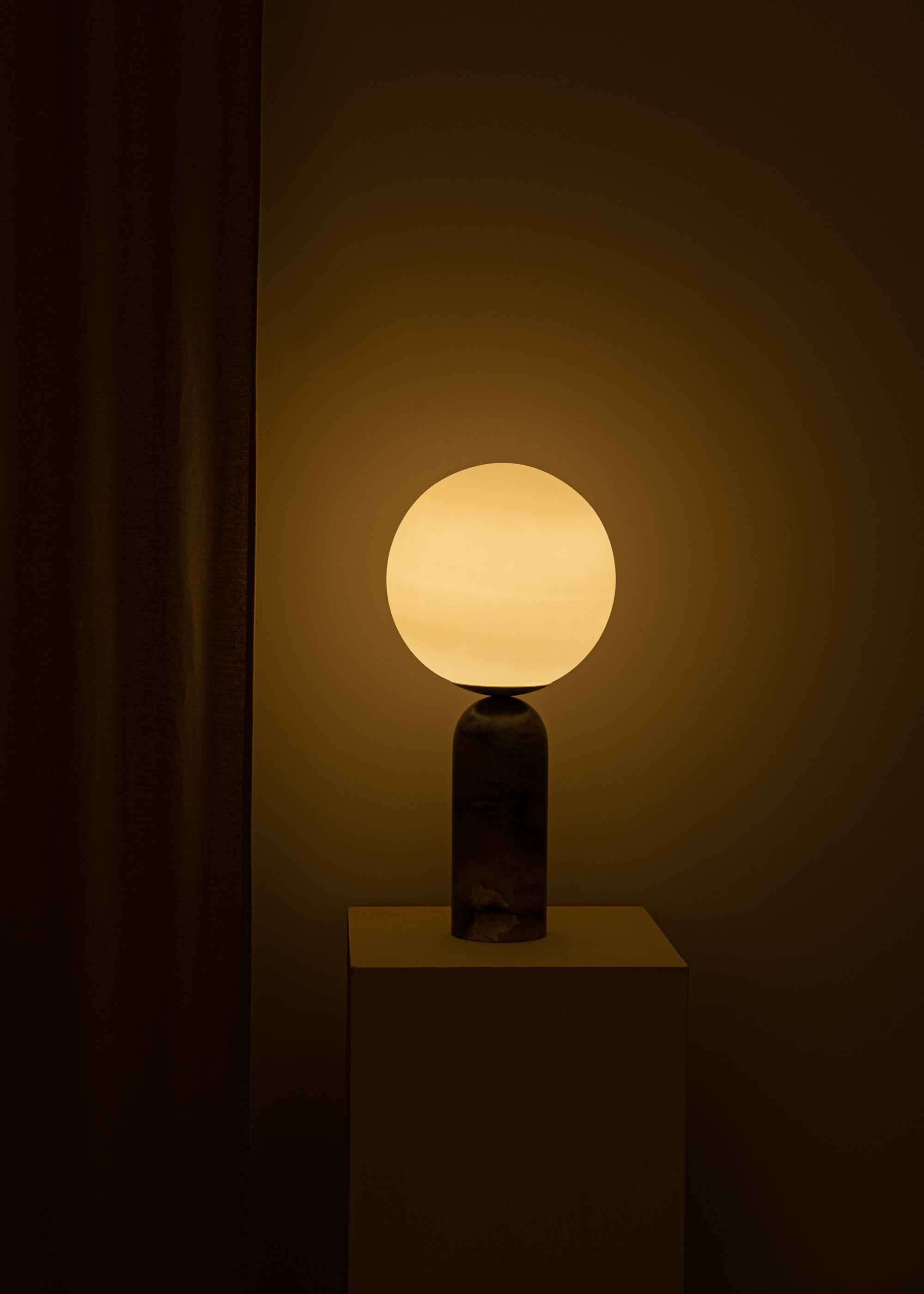 ATLAS Table Lamp Dark Beige Alabaster