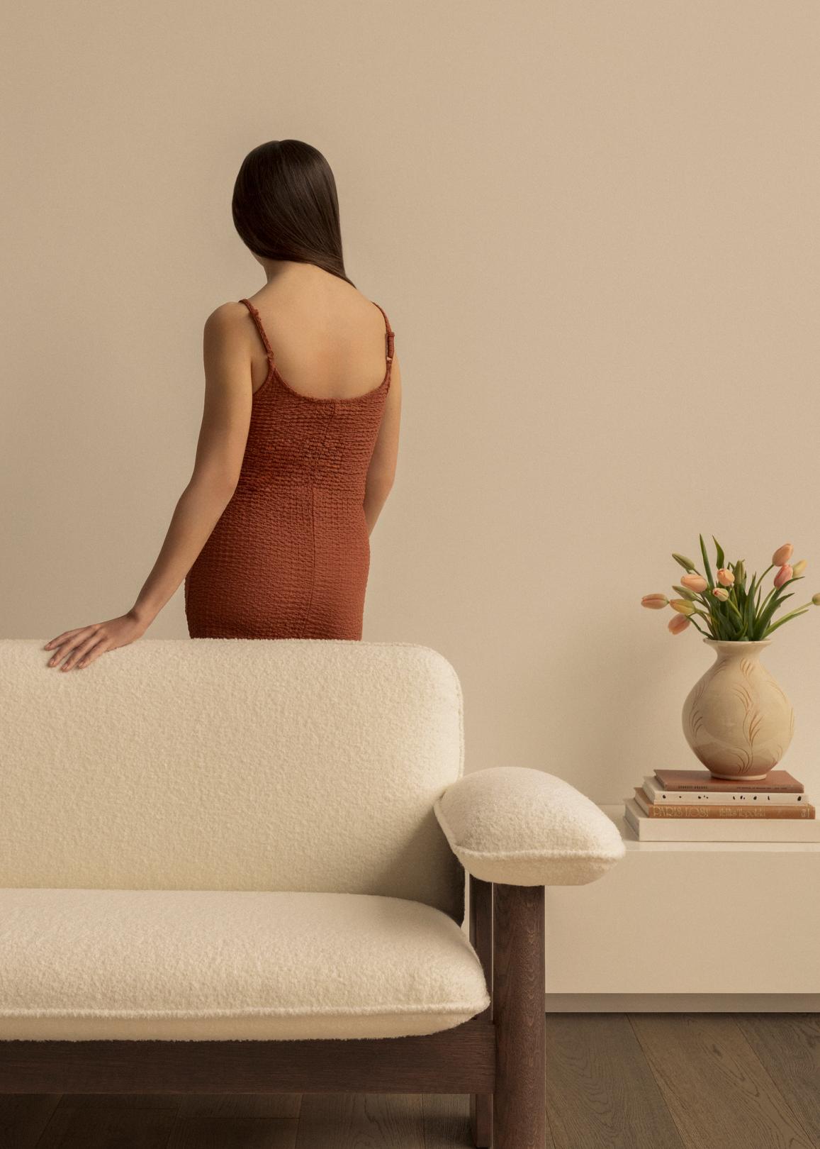 Sofa BRASILIA schapenleer met eiken basis