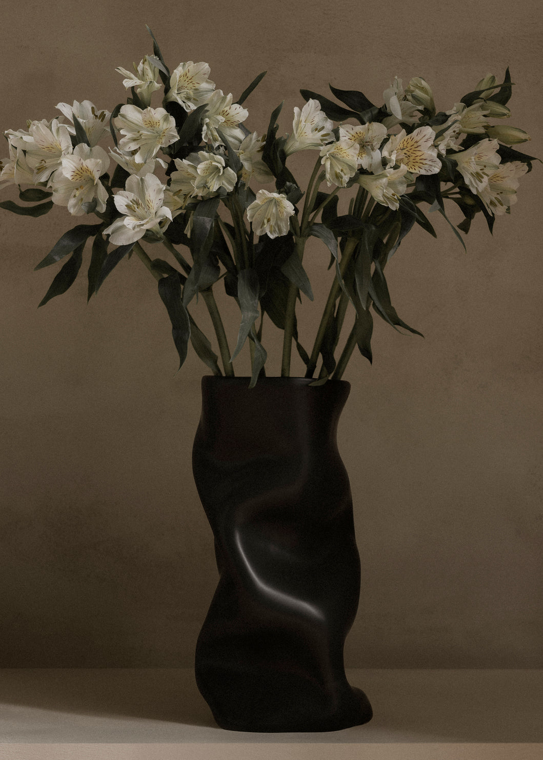 Vase COLLAPSE schwarze Keramik