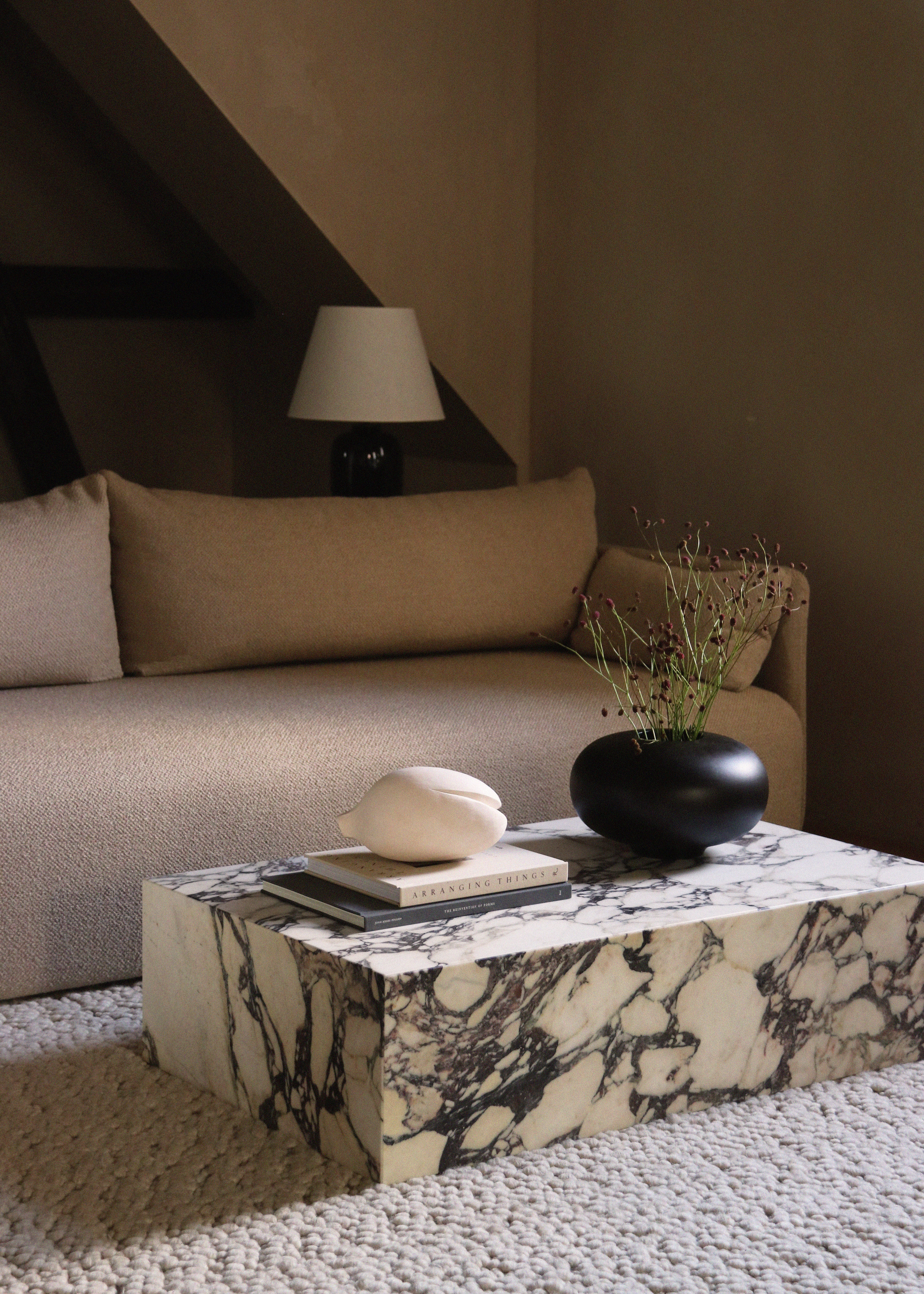 Vase SURROUND aus Mango-Holz