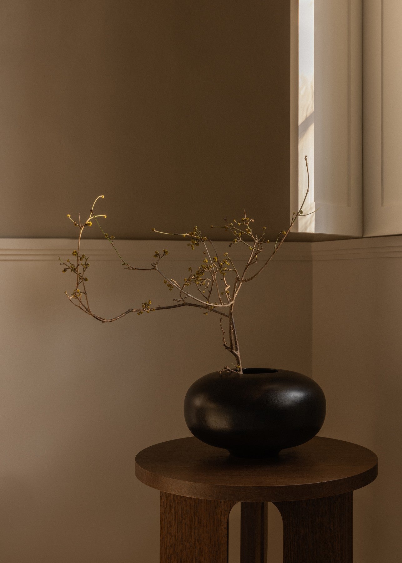 Vase SURROUND aus Mango-Holz