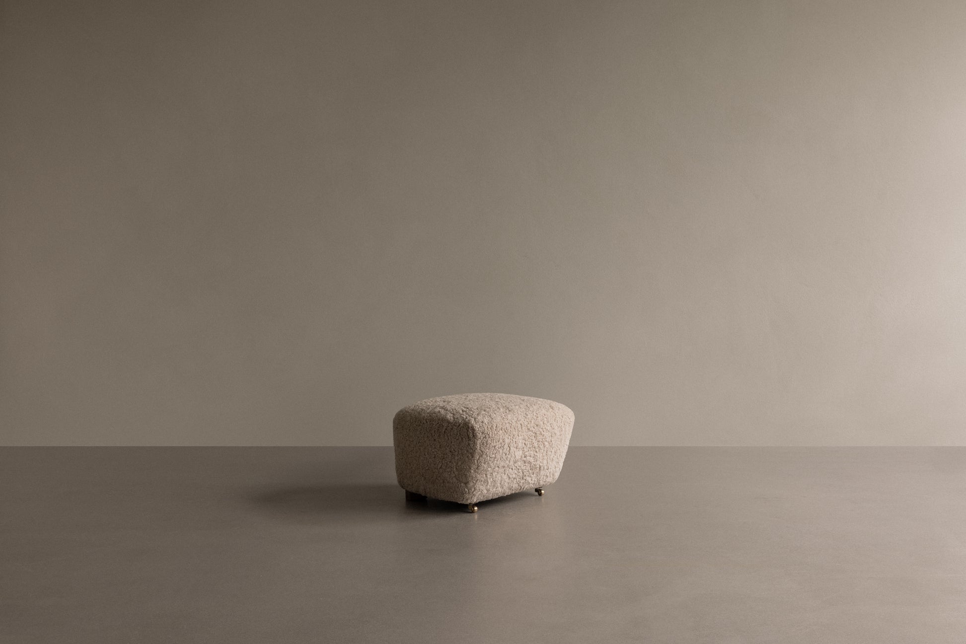 Ottoman THE TIRED MAN beige