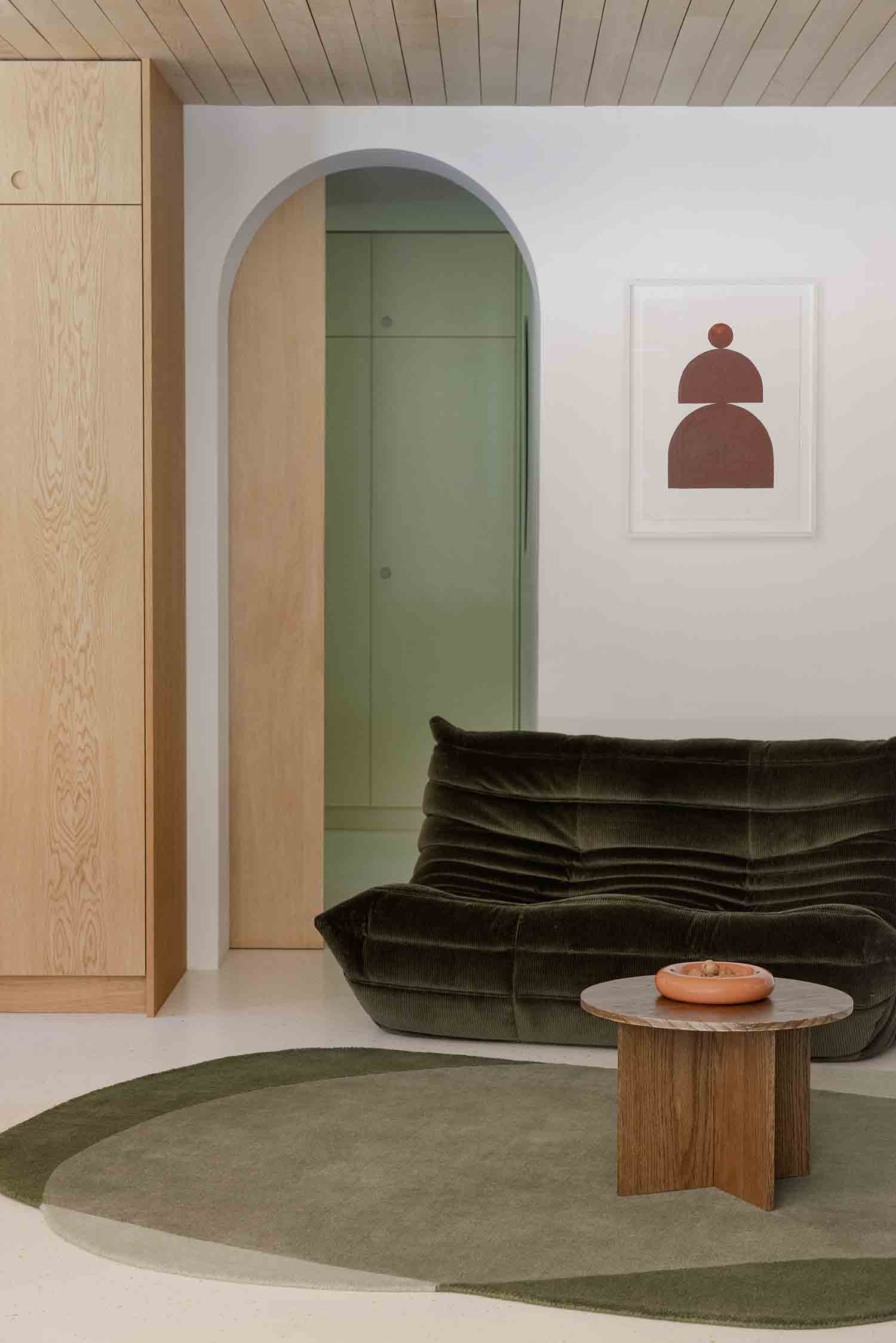 ELEMENT MOORE oval rug olive