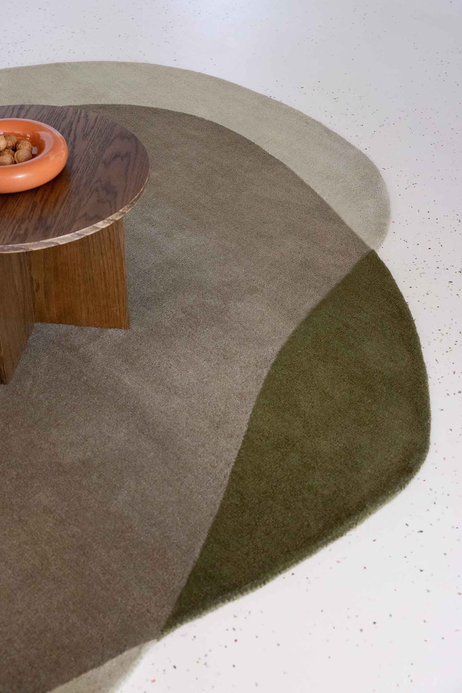 ELEMENT MOORE oval rug olive