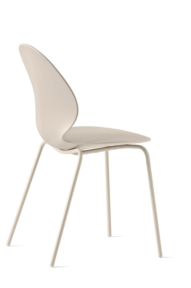 Stuhl BASIL mit cremefarbenem Sitz und cremefarbener Metallbasis