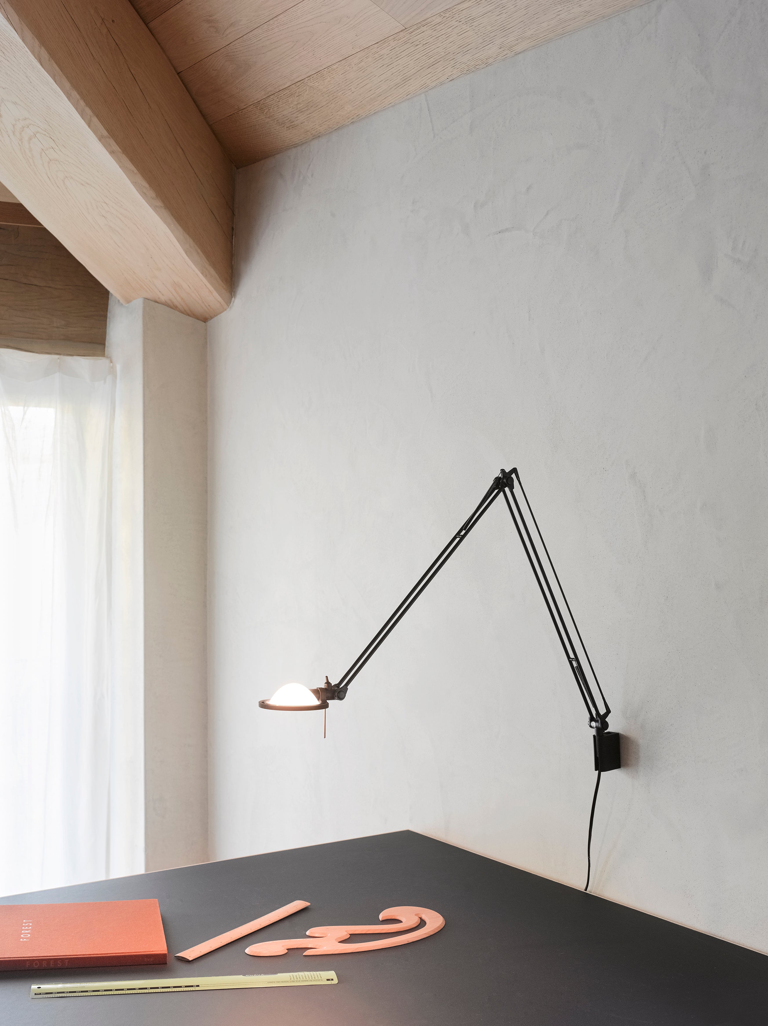 Wall lamp with arm BERENICE black