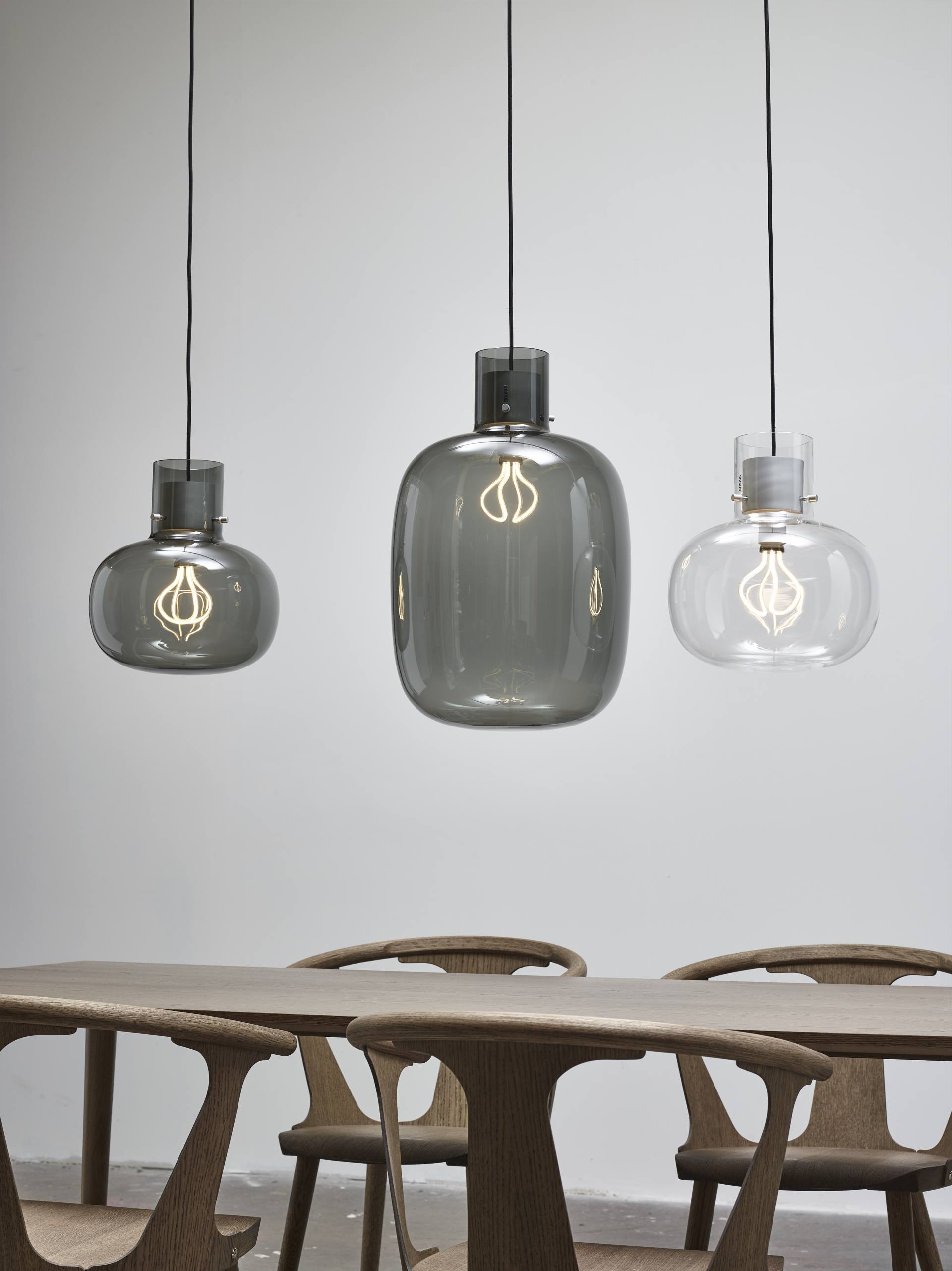 Lampa wisząca AWA LARGE szkło dmuchane – drewno i metal