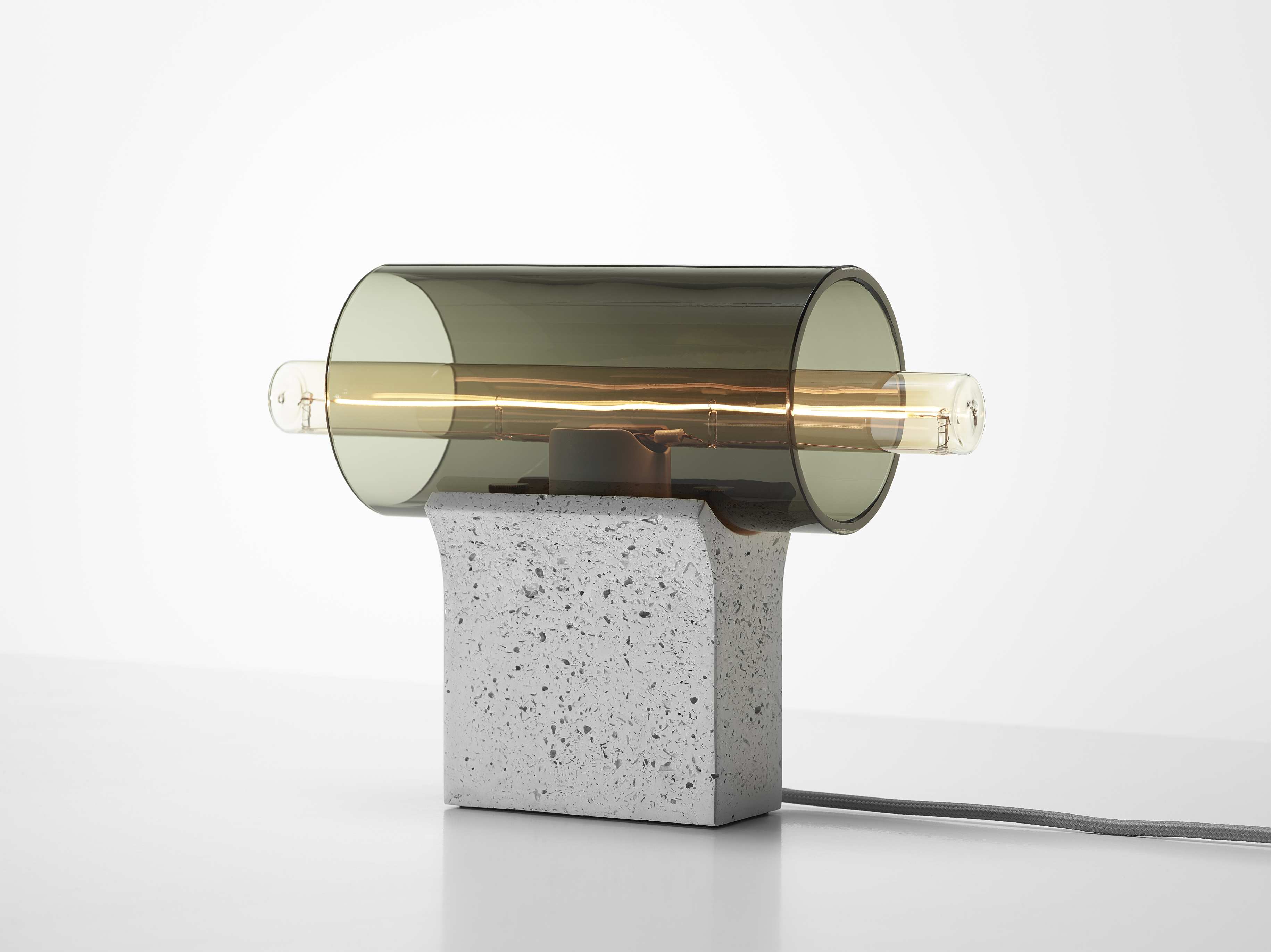 Lampa stołowa OVERLAY beton – Brokis