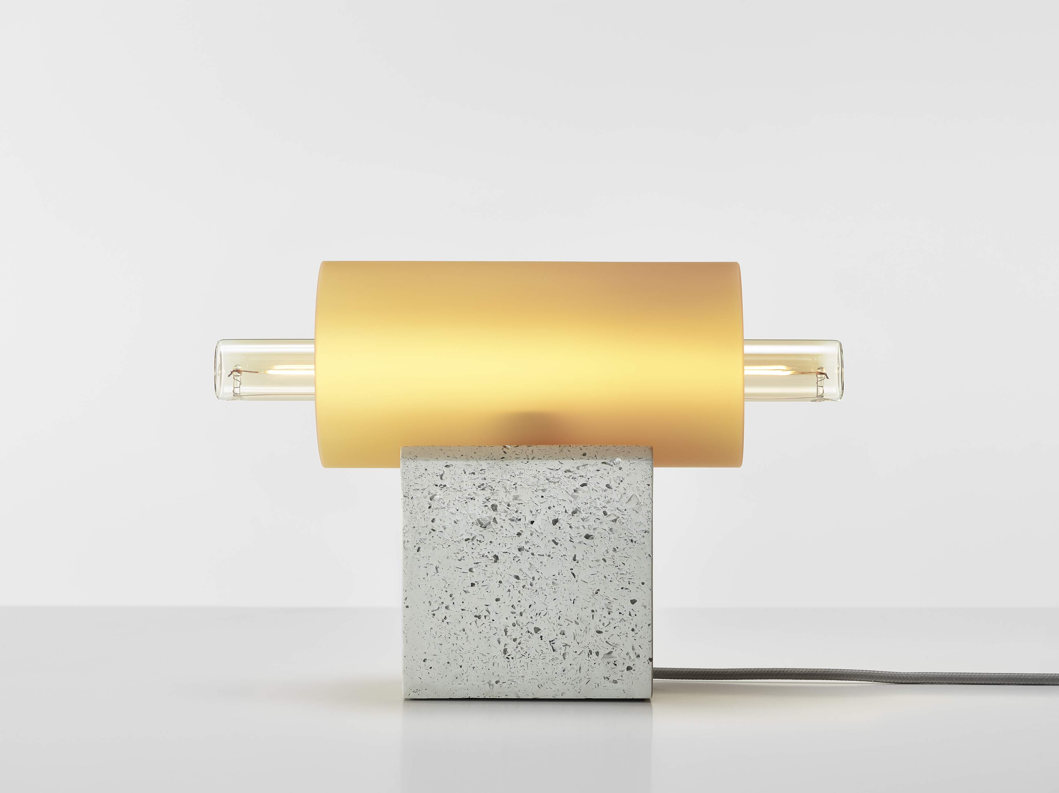 Lampa stołowa OVERLAY beton – styl nowoczesny