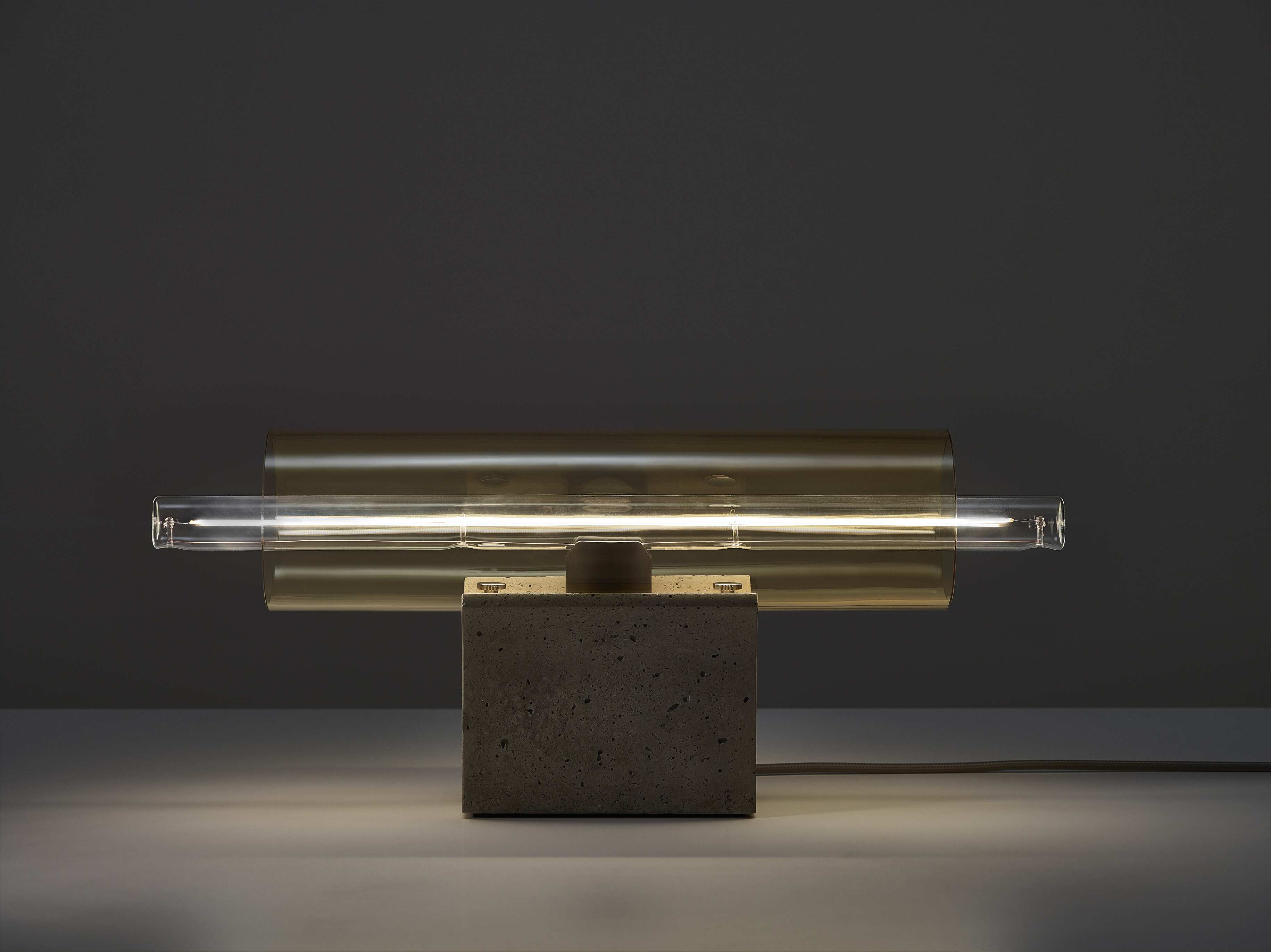 Lampa stołowa OVERLAY beton – Brokis