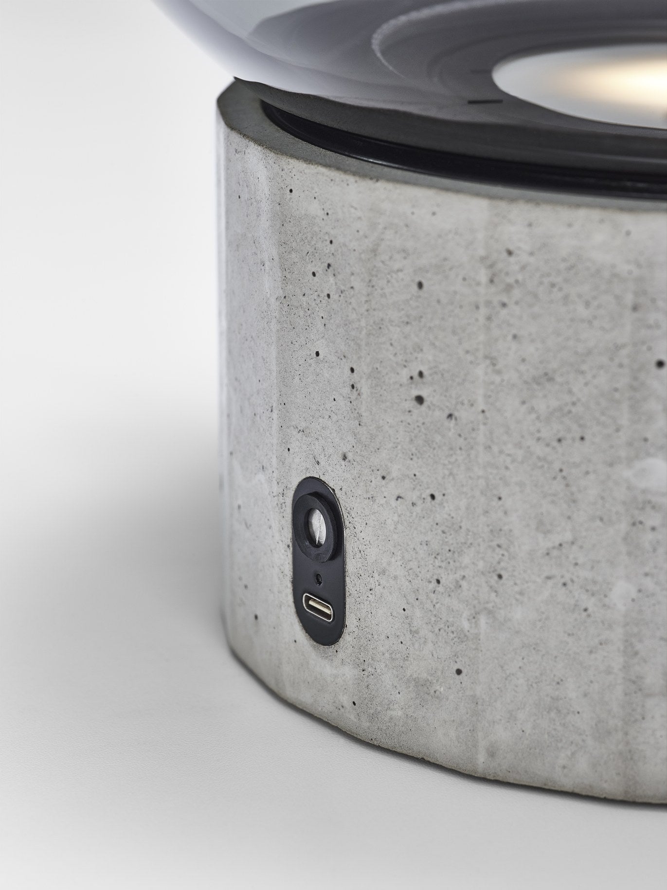 Draagbare buiten tafellamp SFERA PORTABLE glanzend glas
