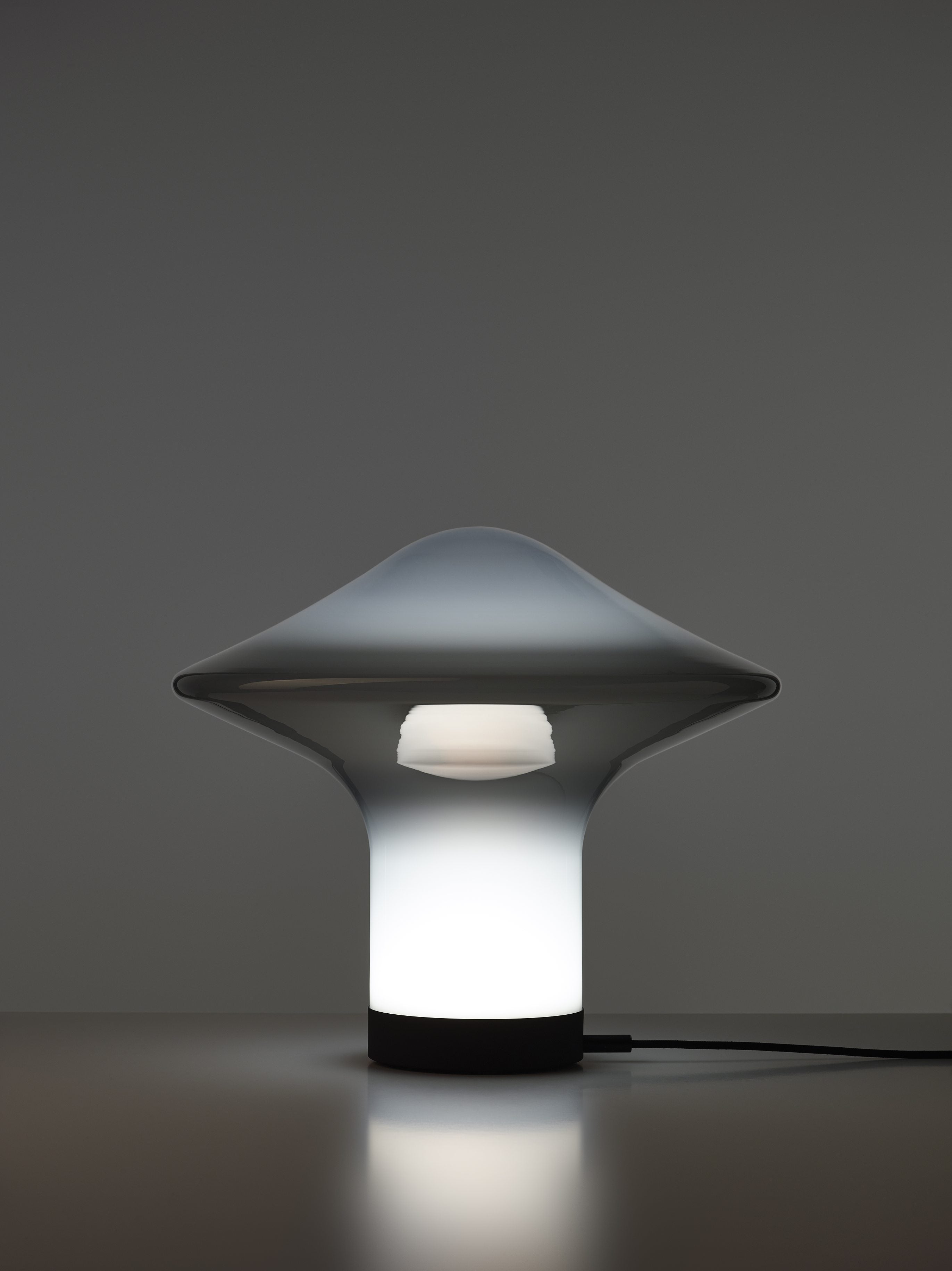 TROTTEL TABLE LAMP INFORMATED GLASS