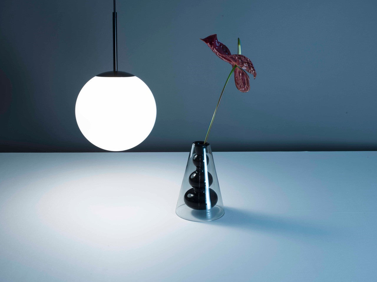 Vaas BUMP CONE zwart glas