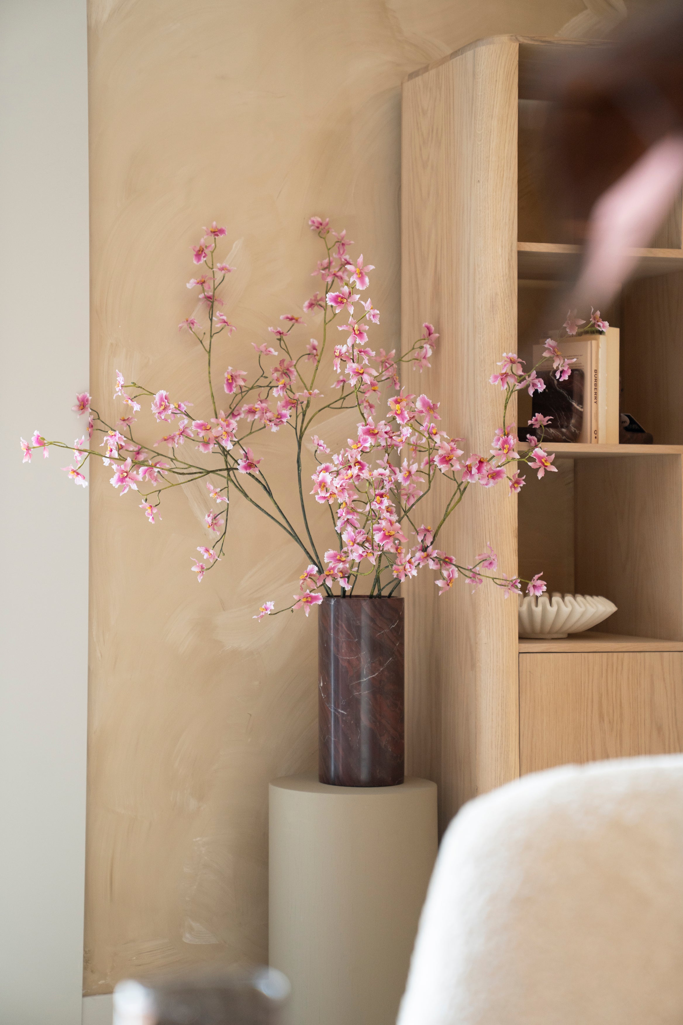 ROSSO vase light gray marble